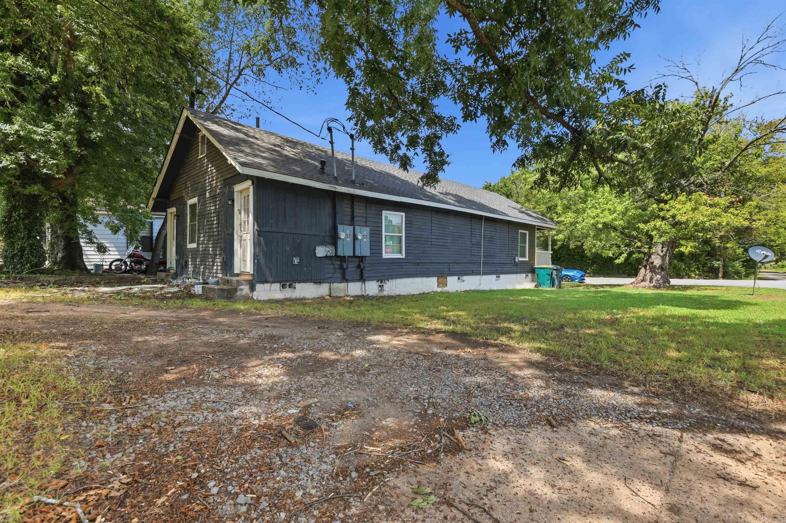 1001 W 33rd Street Property Photo 6