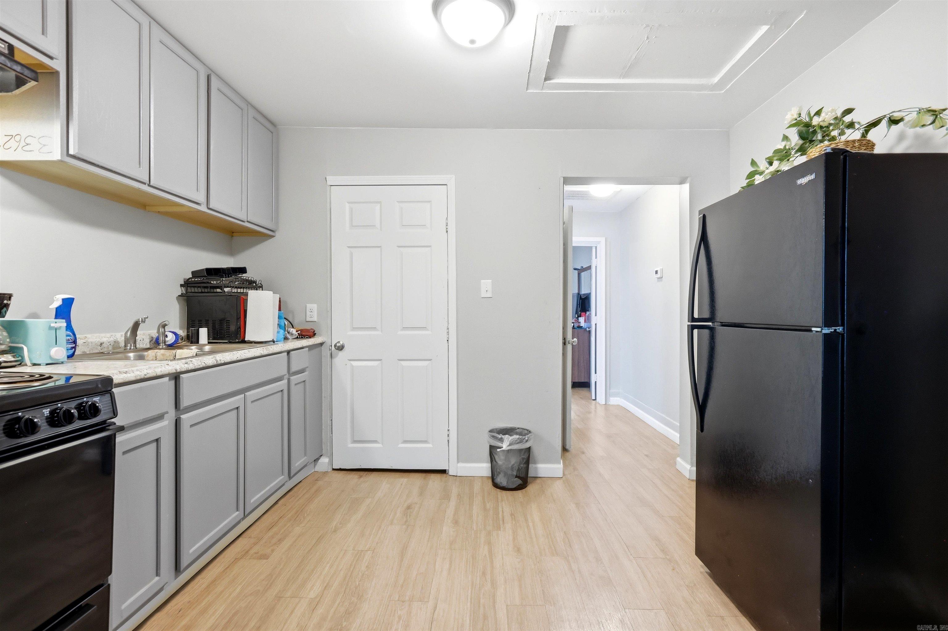 1001 W 33rd Street Property Photo 14