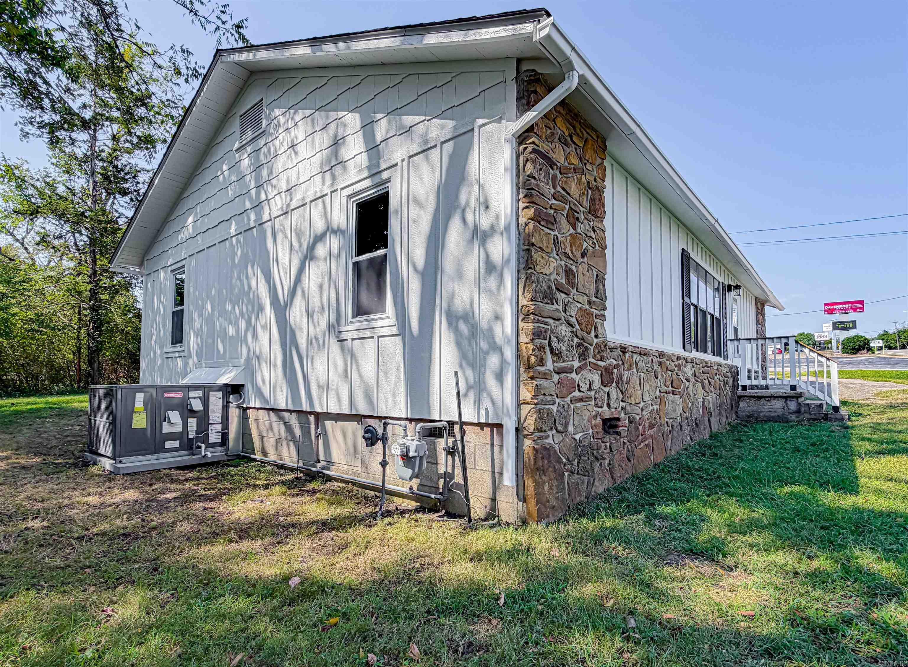 209 W Hwy 62 Property Photo 3