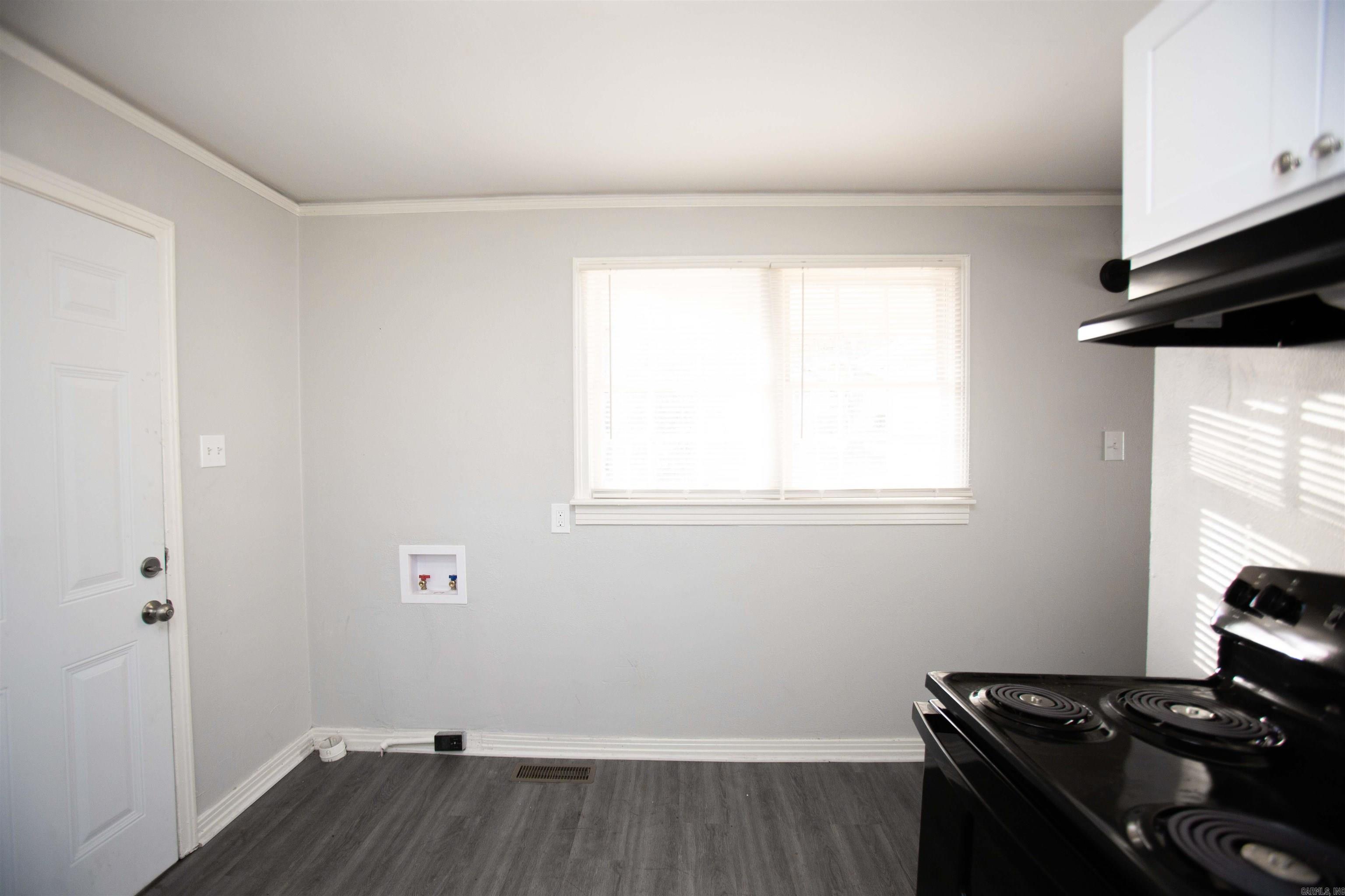 1906 Flora Street Property Photo 7