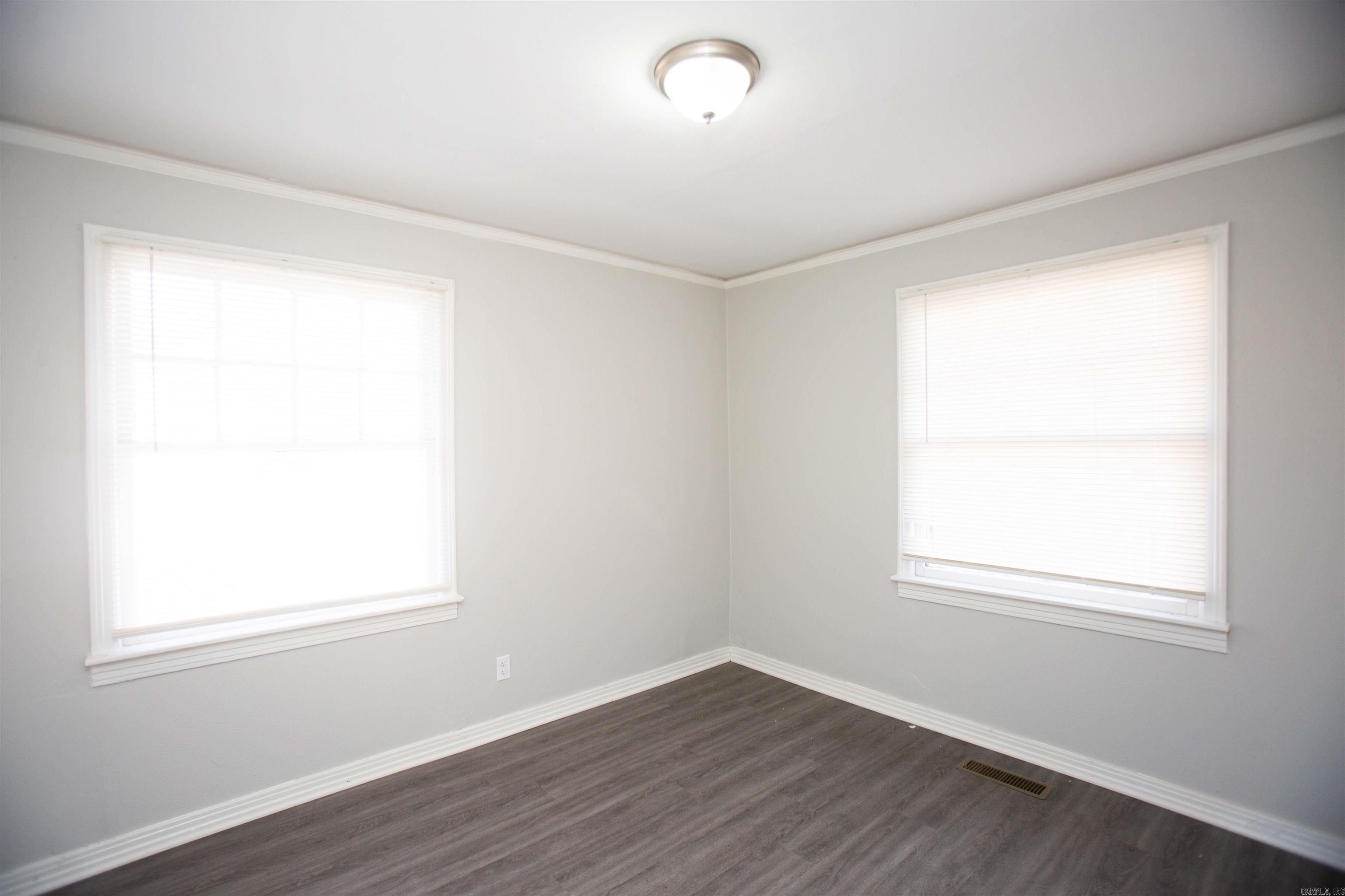 1906 Flora Street Property Photo 12