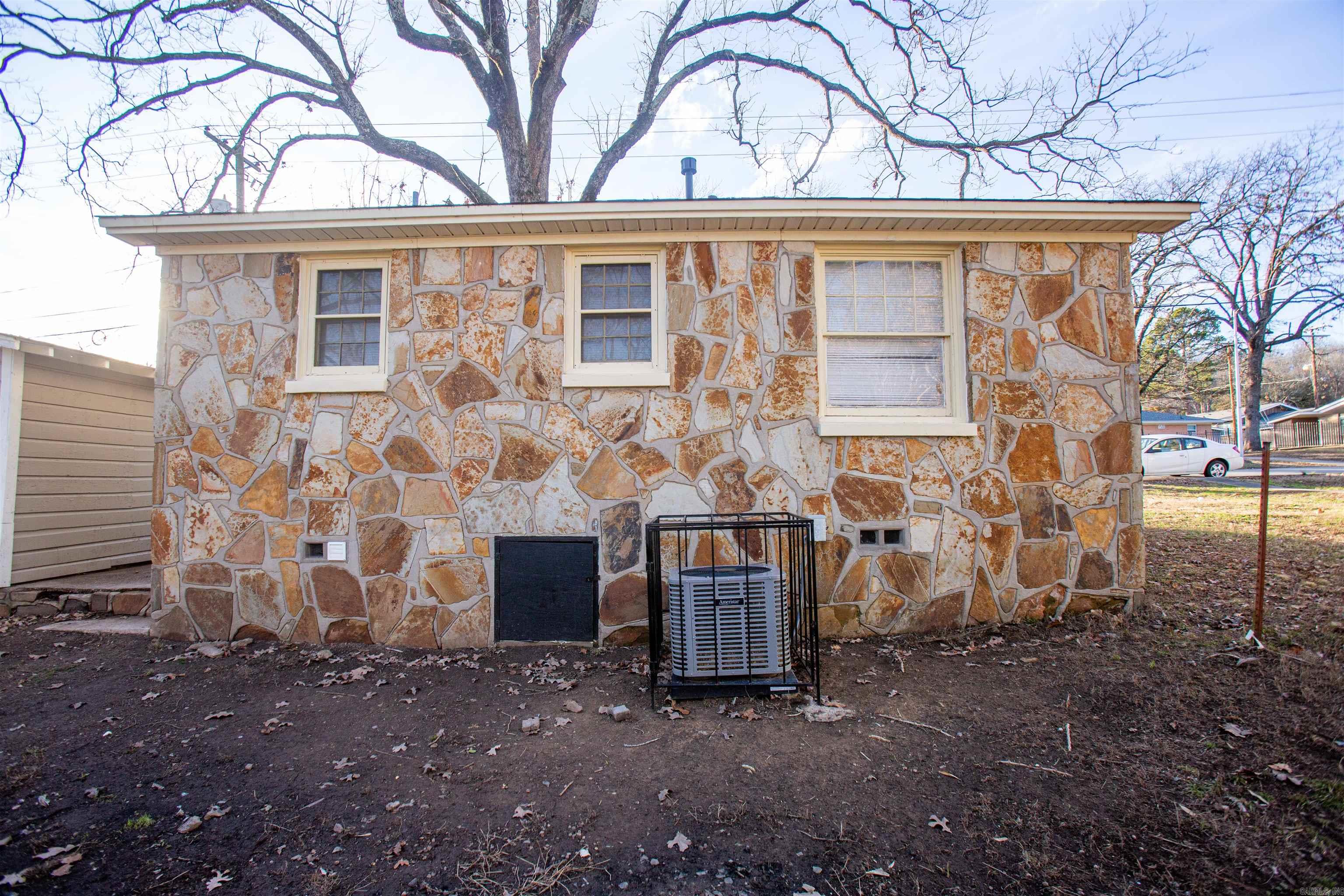 1906 Flora Street Property Photo 13