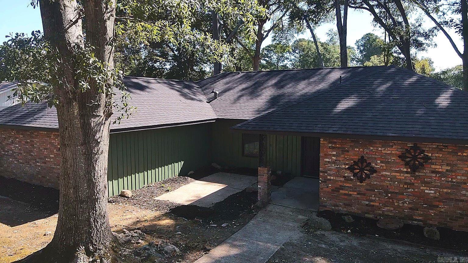 108 Leewood Drive Property Photo 2