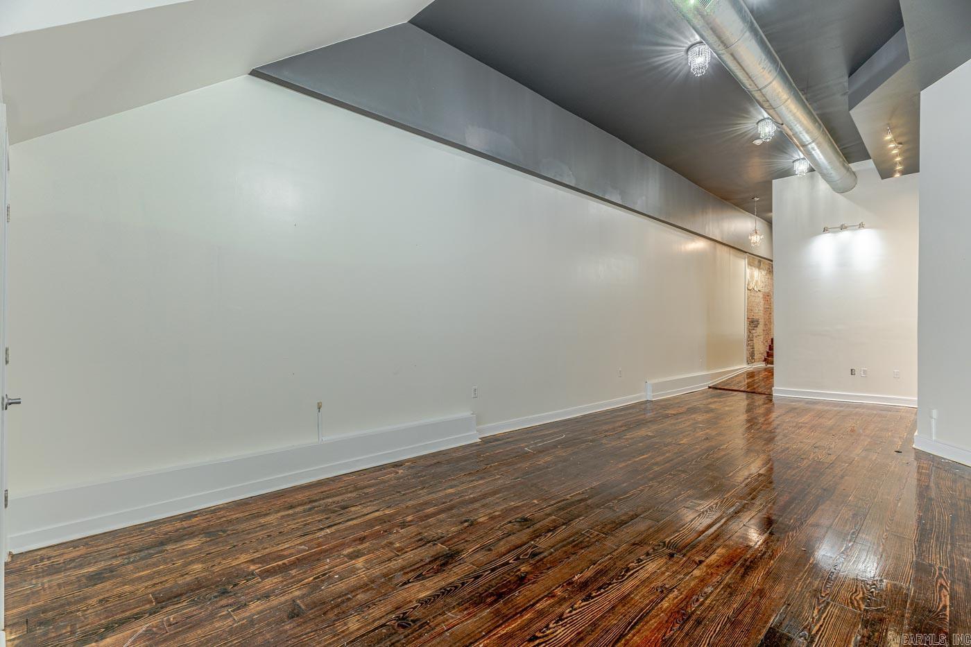 304 S Main St., Ste A Property Photo 7