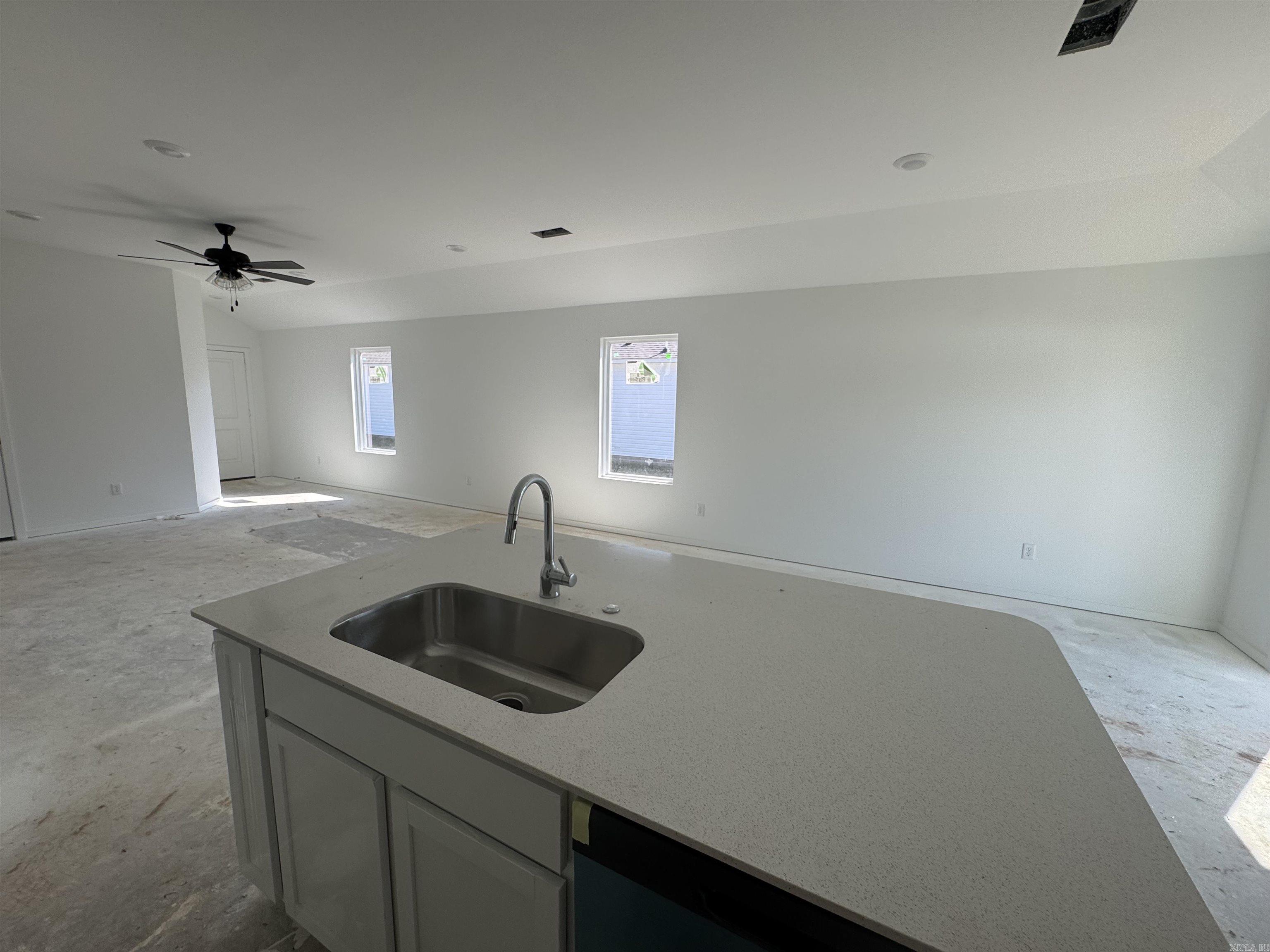 6105 Croft Avenue Property Photo 4