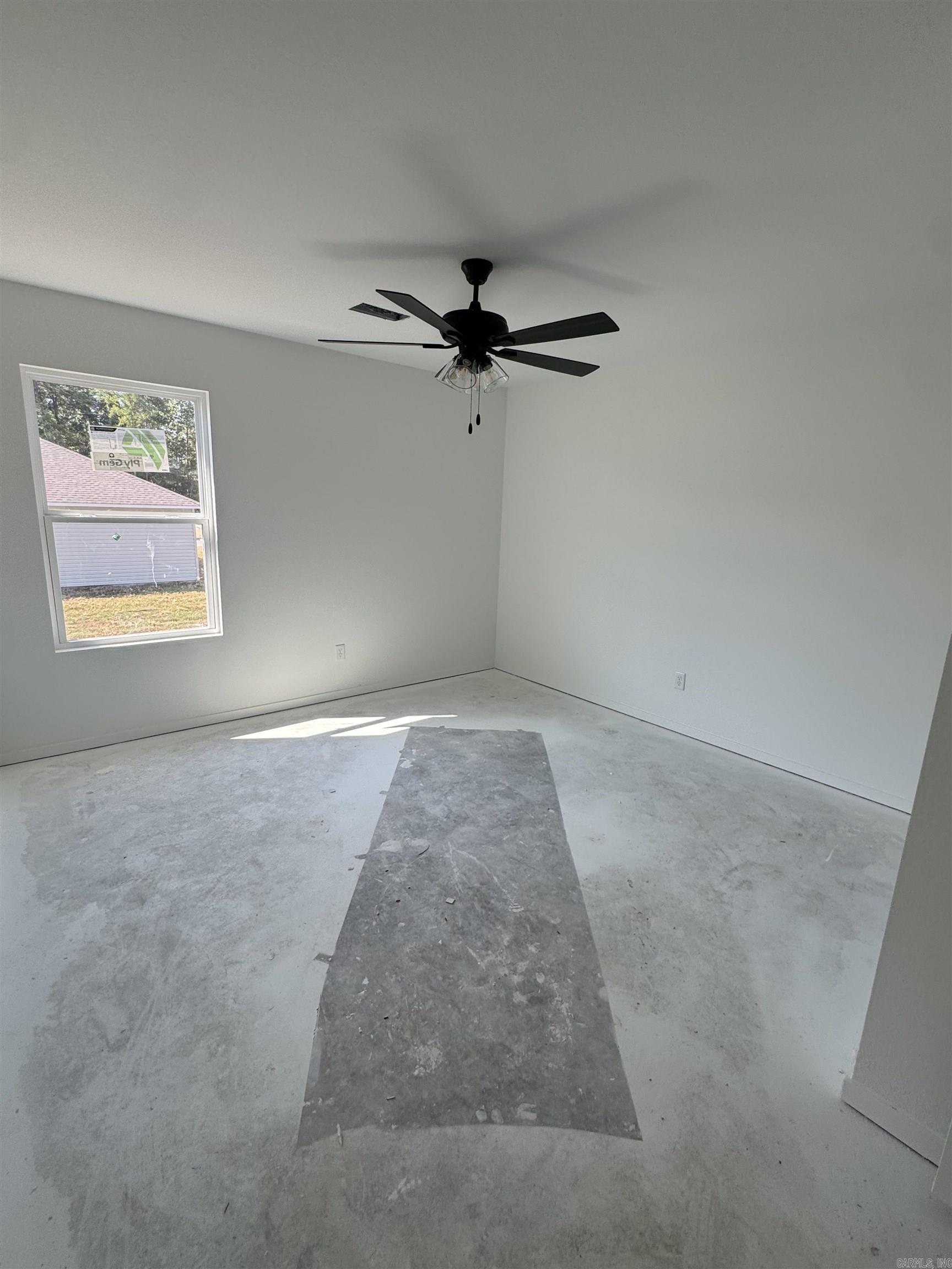 6105 Croft Avenue Property Photo 5