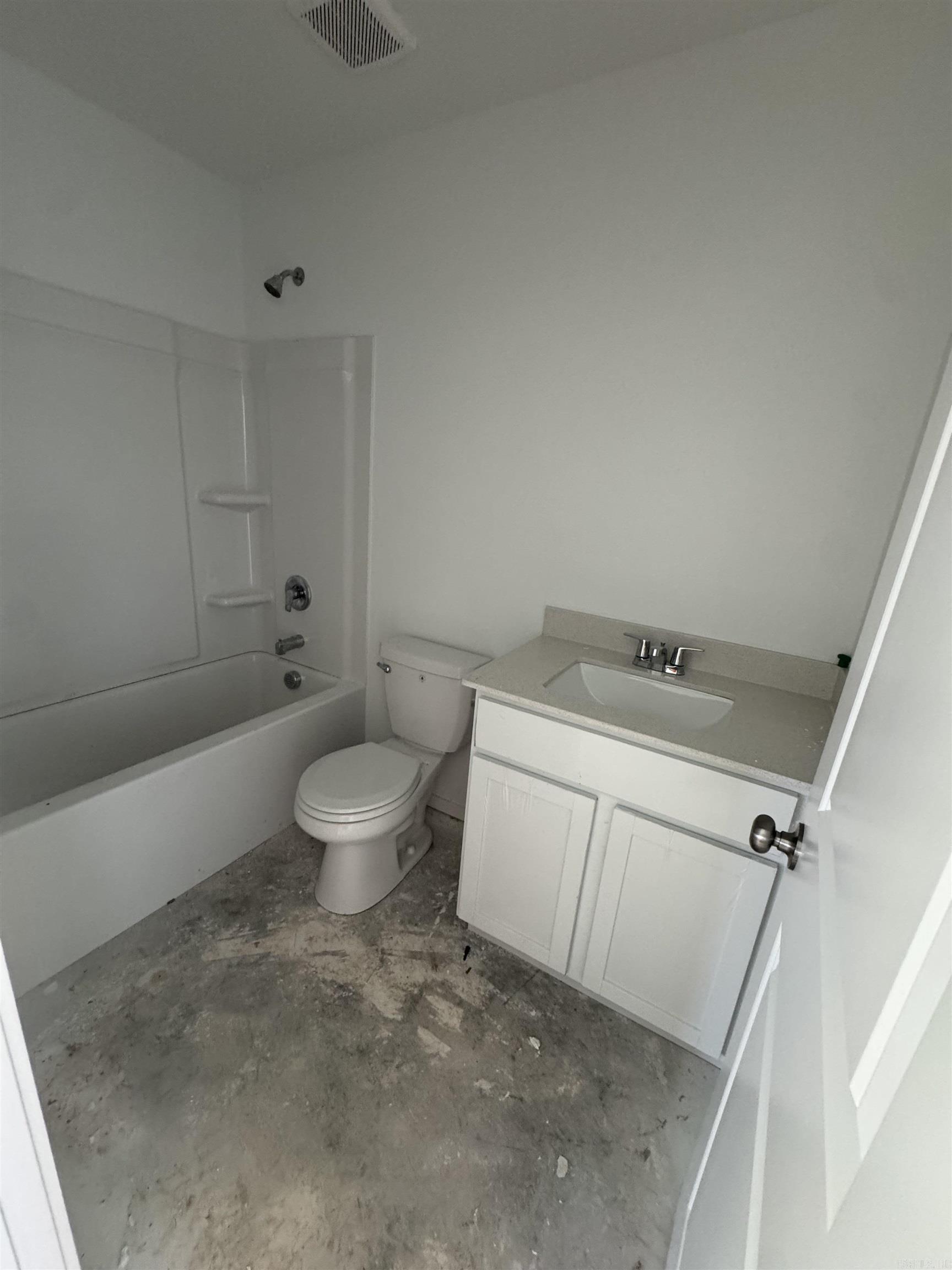 6105 Croft Avenue Property Photo 9