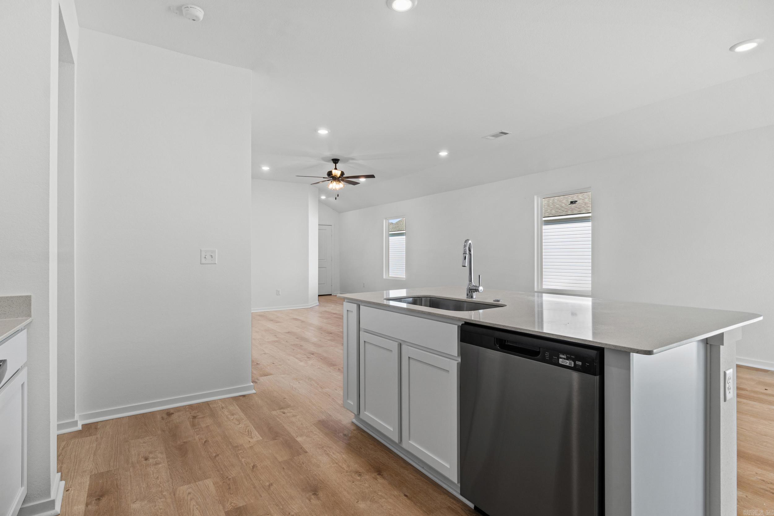 6105 Croft Avenue Property Photo 12