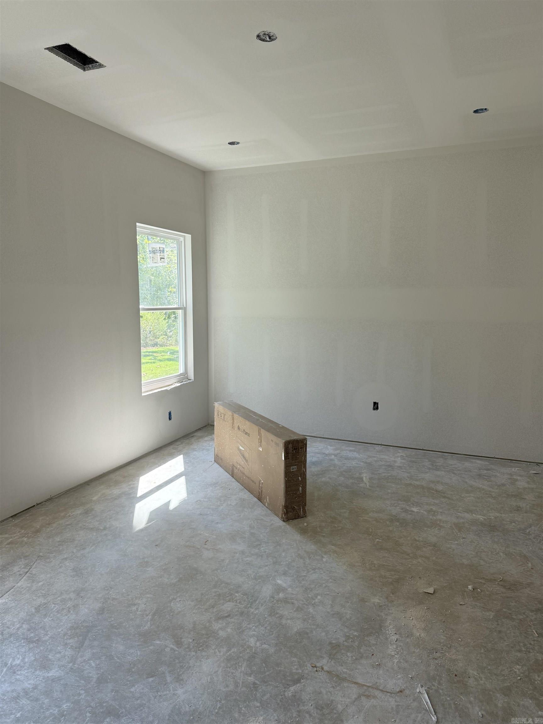 286 Everest Property Photo 6