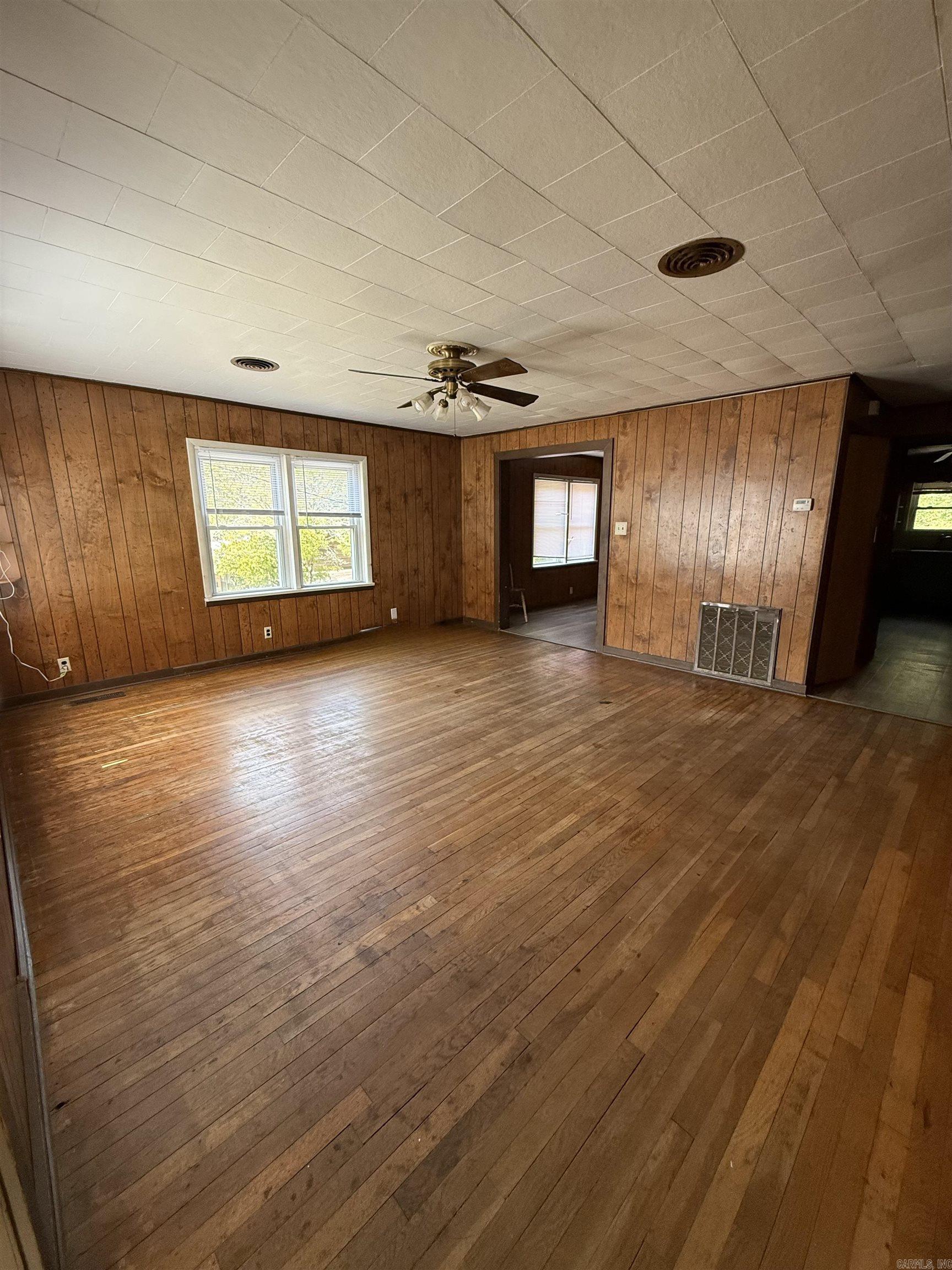408 Alpine Property Photo 2