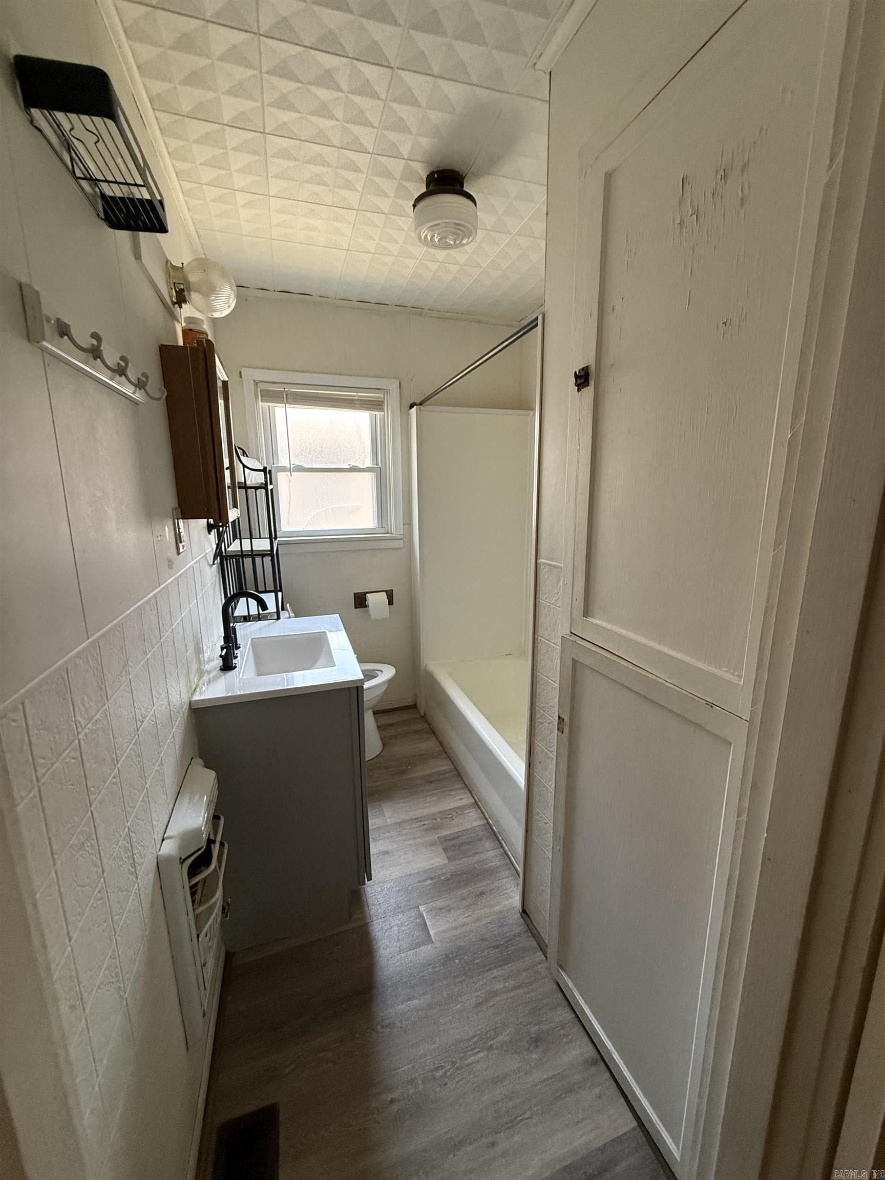 408 Alpine Property Photo 6