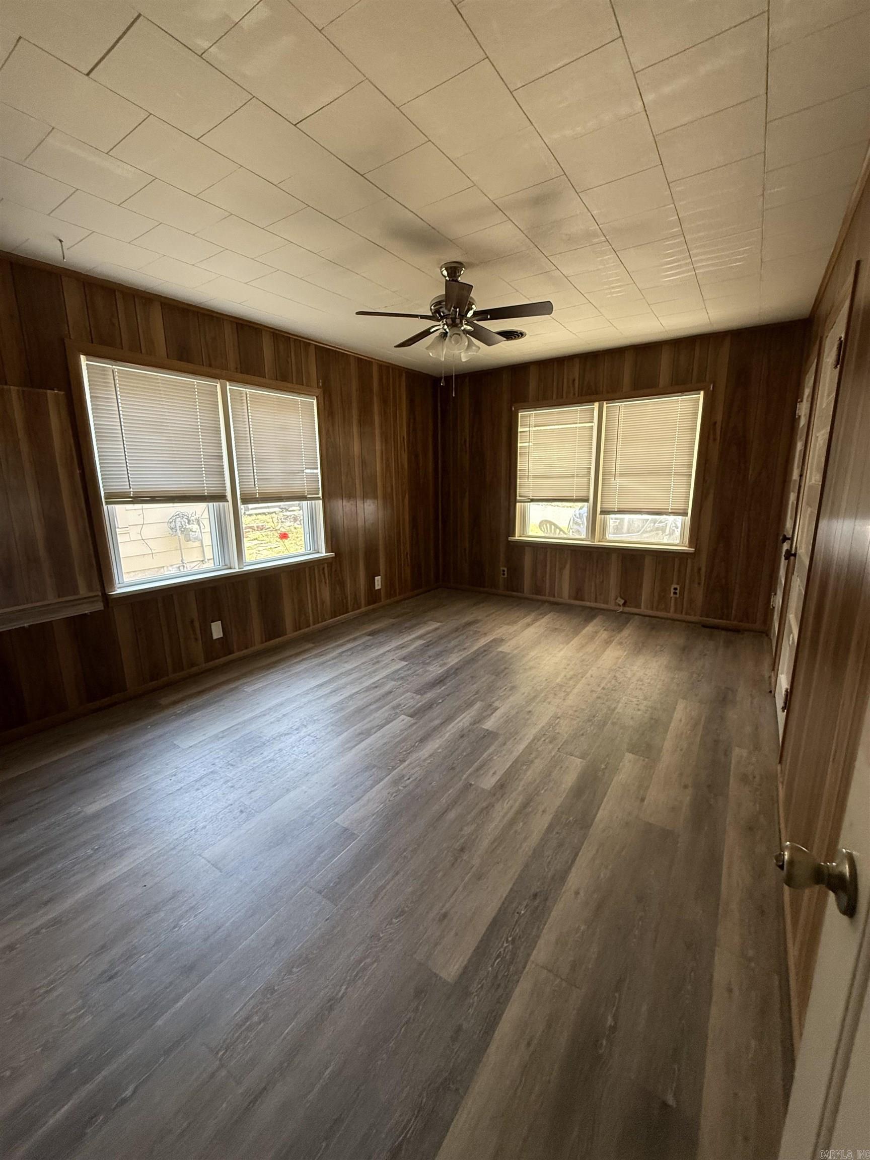 408 Alpine Property Photo 7