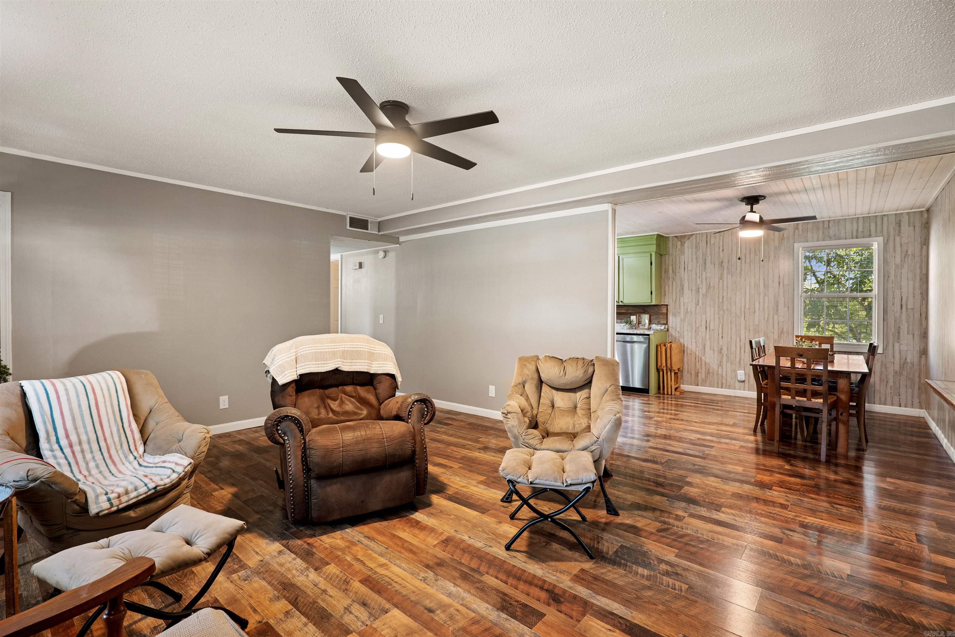 301 Winchester Street Property Photo 8