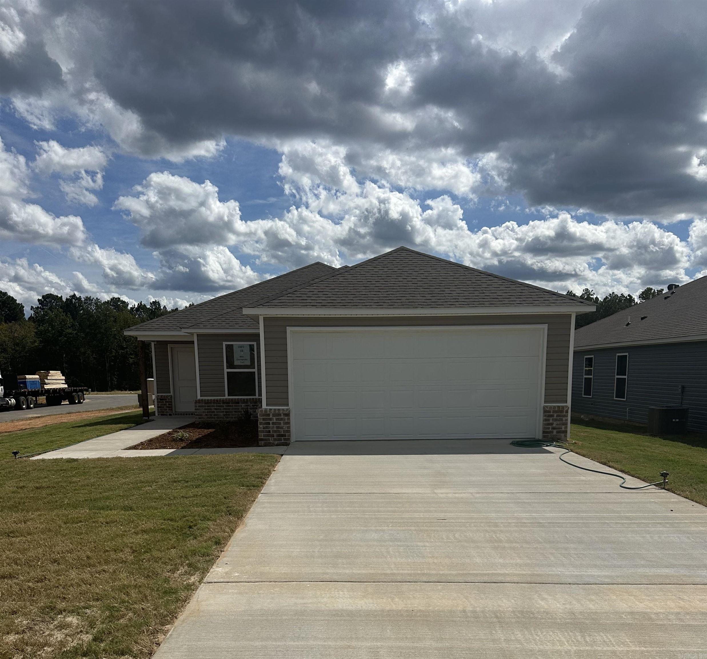 8001 Chesapeake Trail Property Photo 1