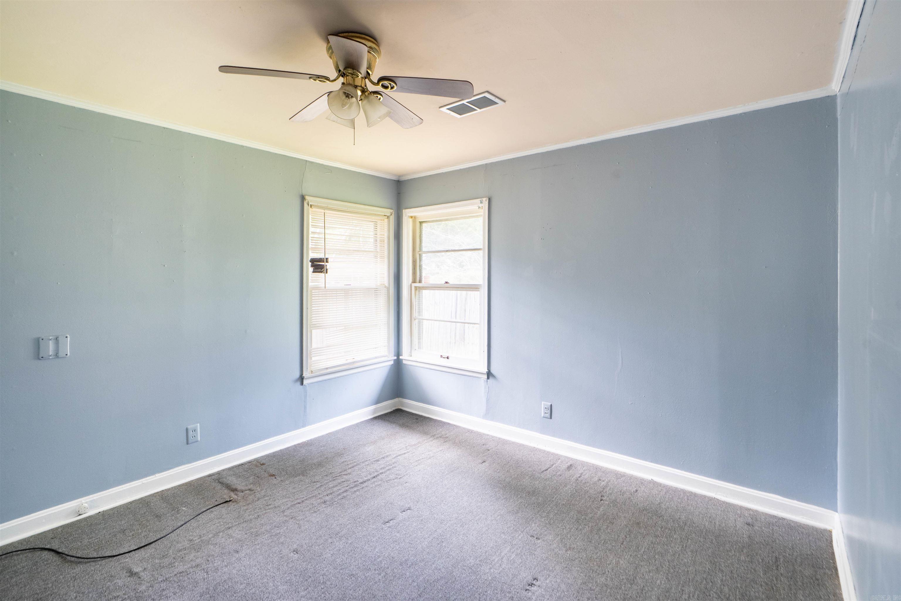 1000 W Pecan Street Property Photo 7