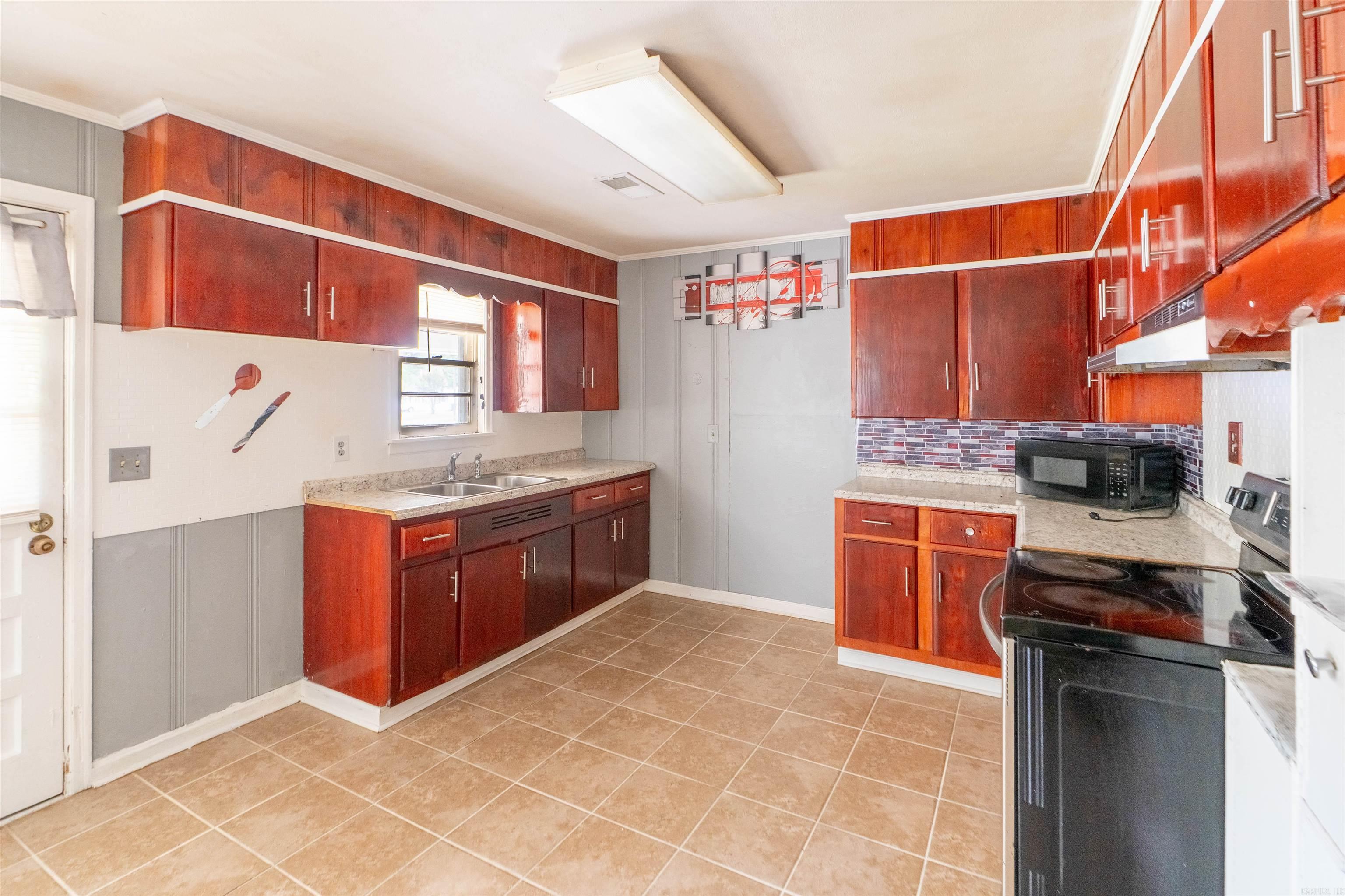 1000 W Pecan Street Property Photo 10