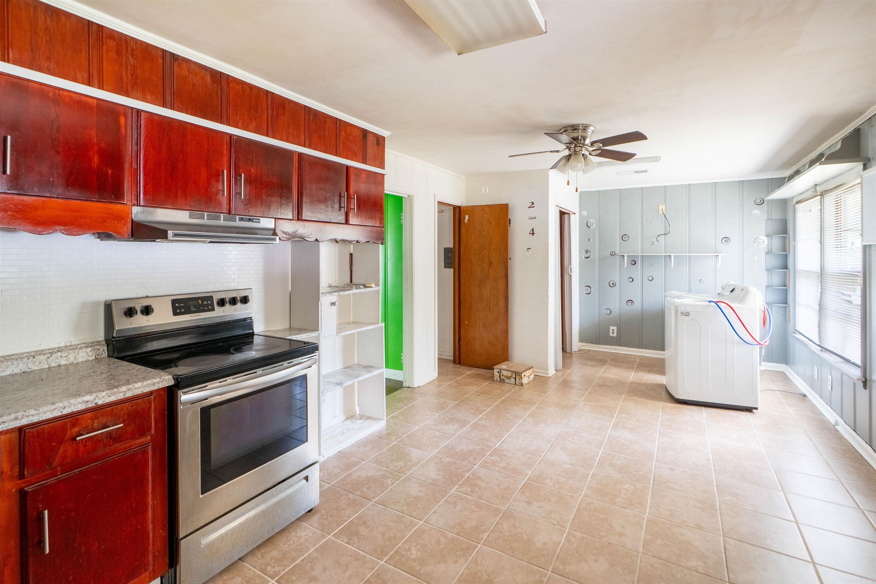 1000 W Pecan Street Property Photo 11