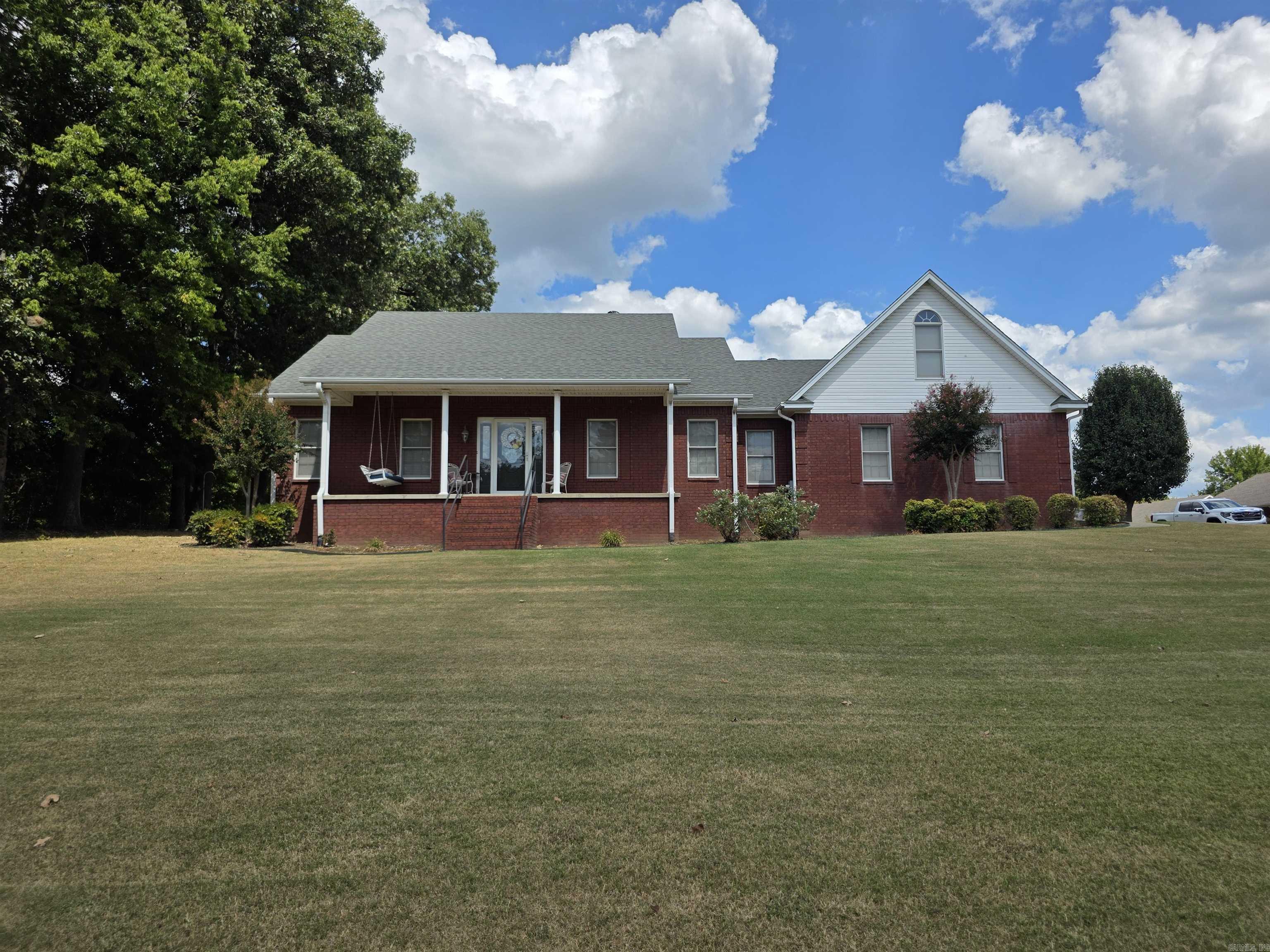 2301 Country Club Rd Property Photo 1