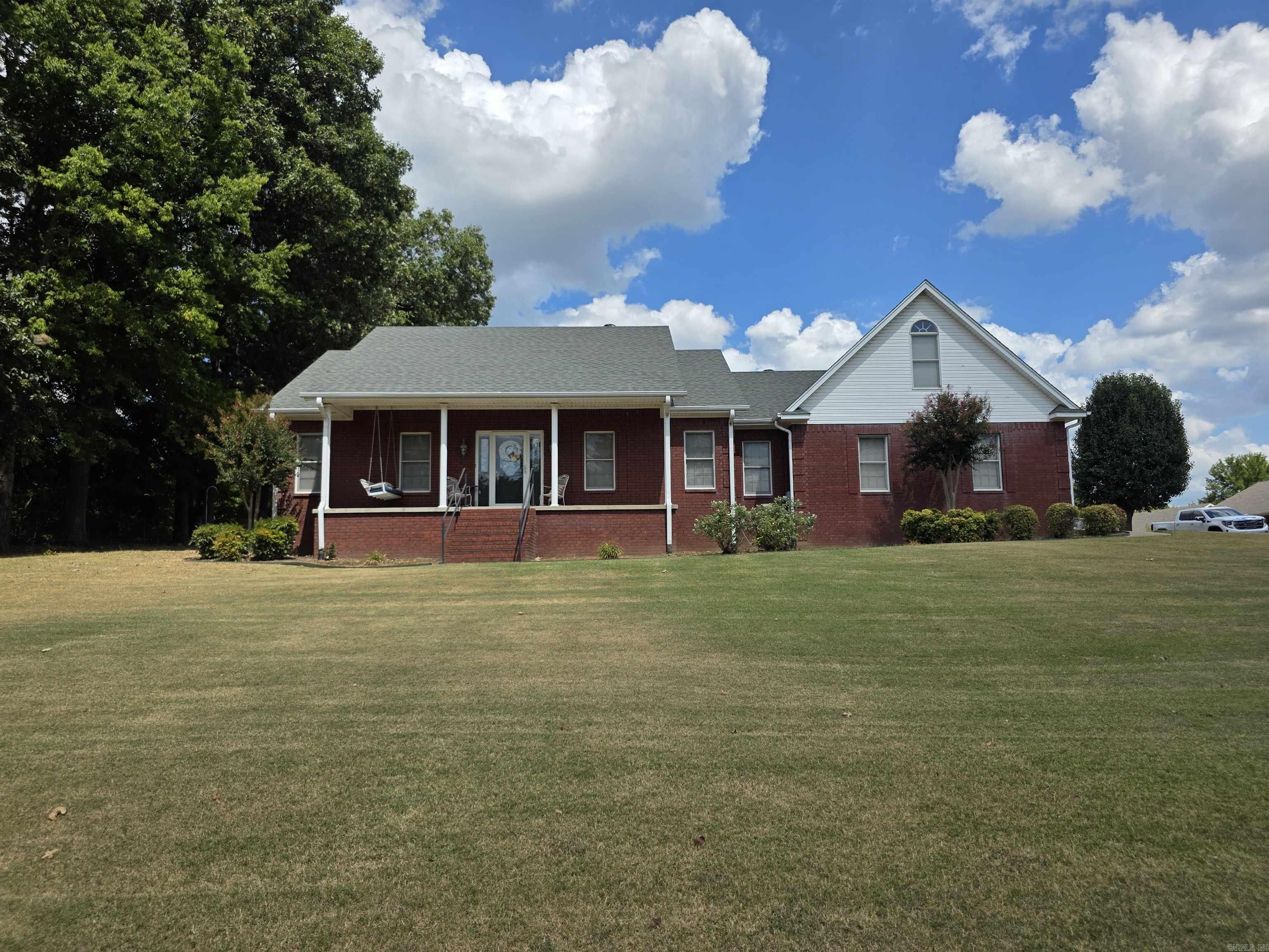 2301 Country Club Rd Property Photo 2