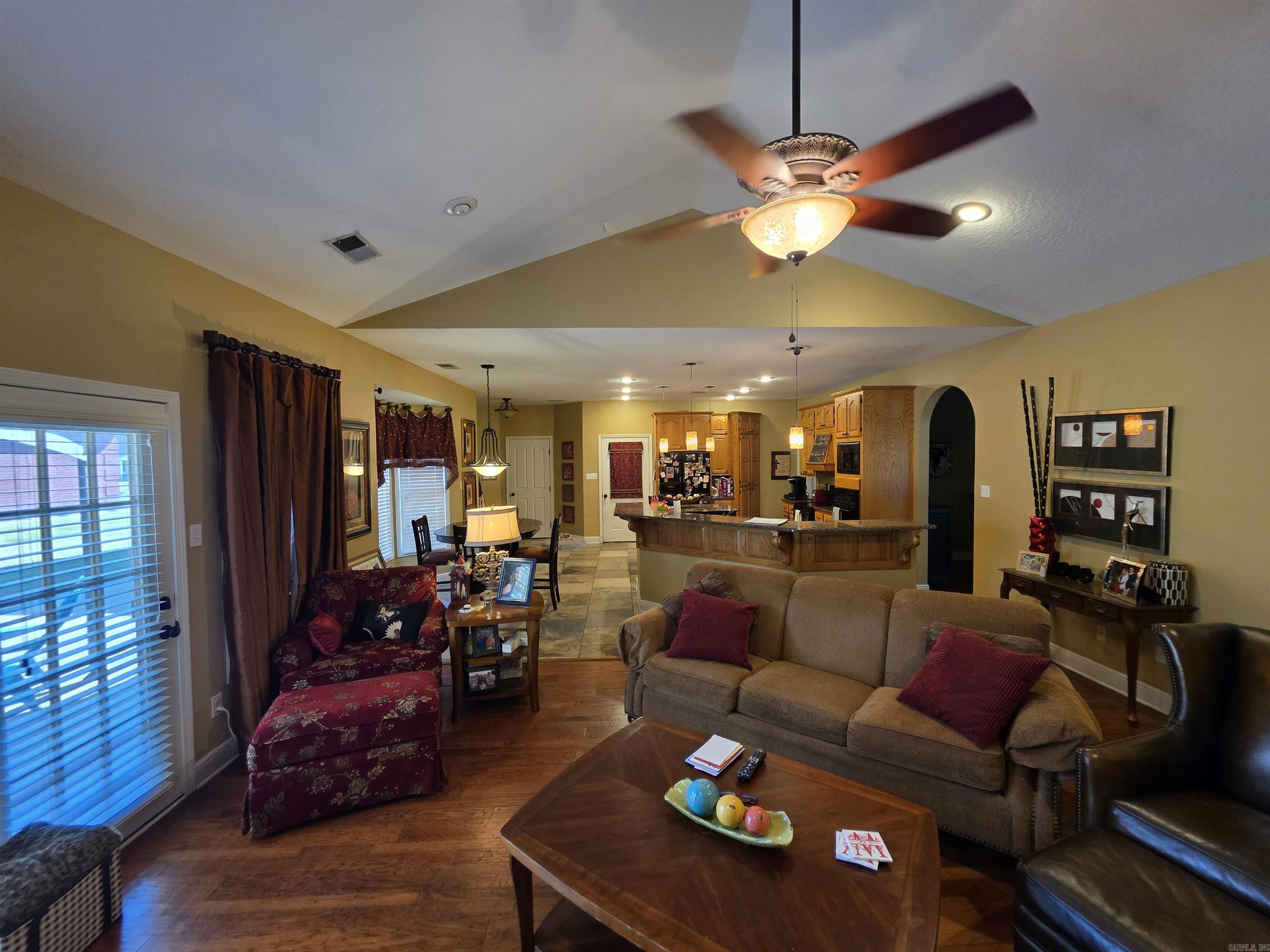 2301 Country Club Rd Property Photo 10