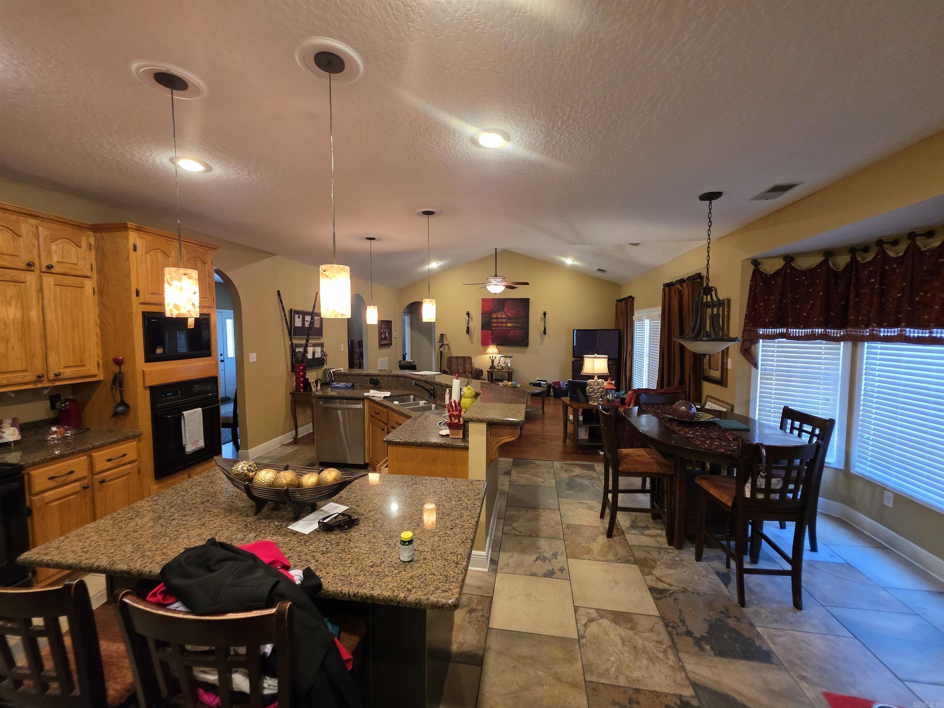 2301 Country Club Rd Property Photo 16