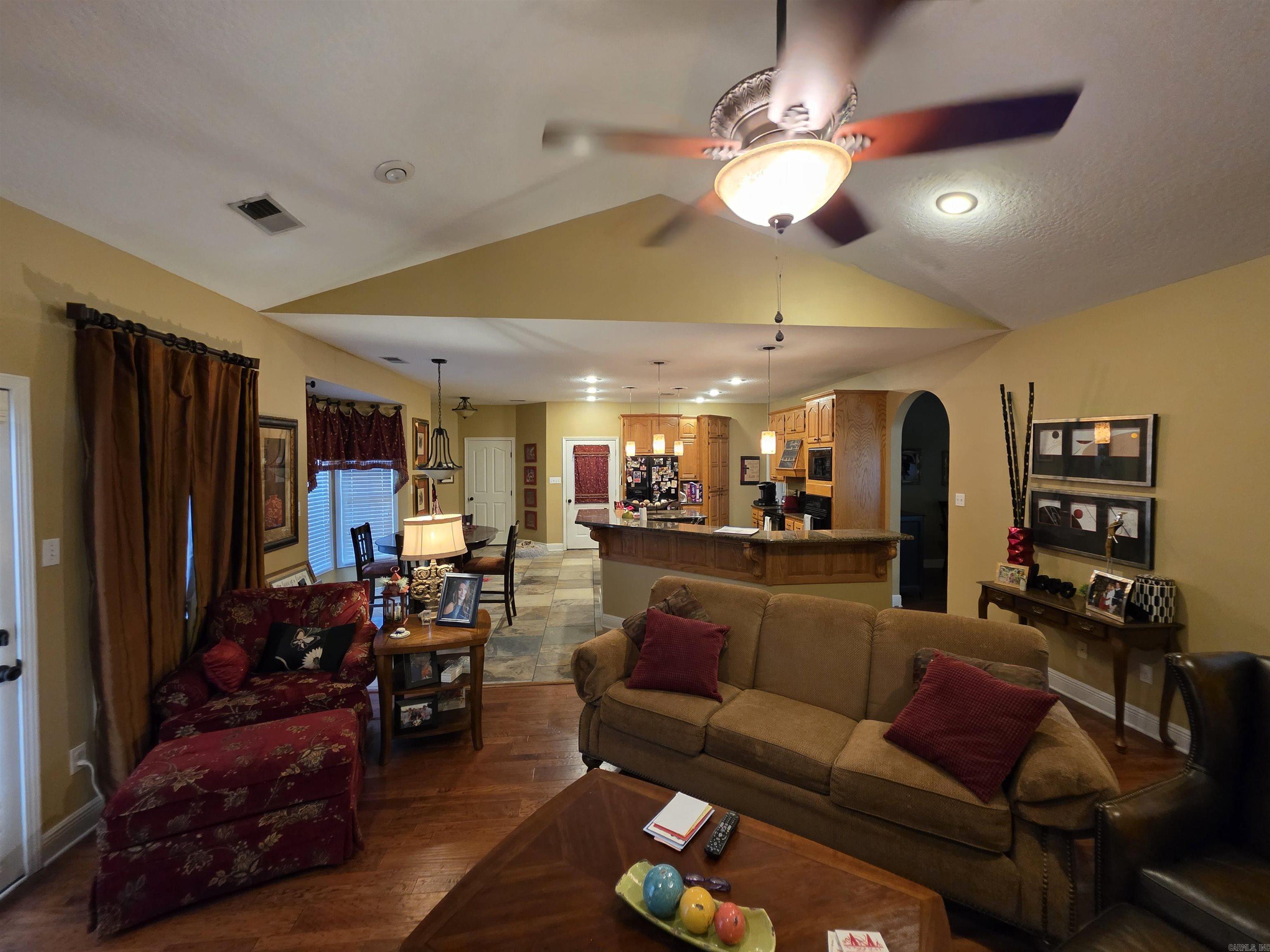 2301 Country Club Rd Property Photo 18