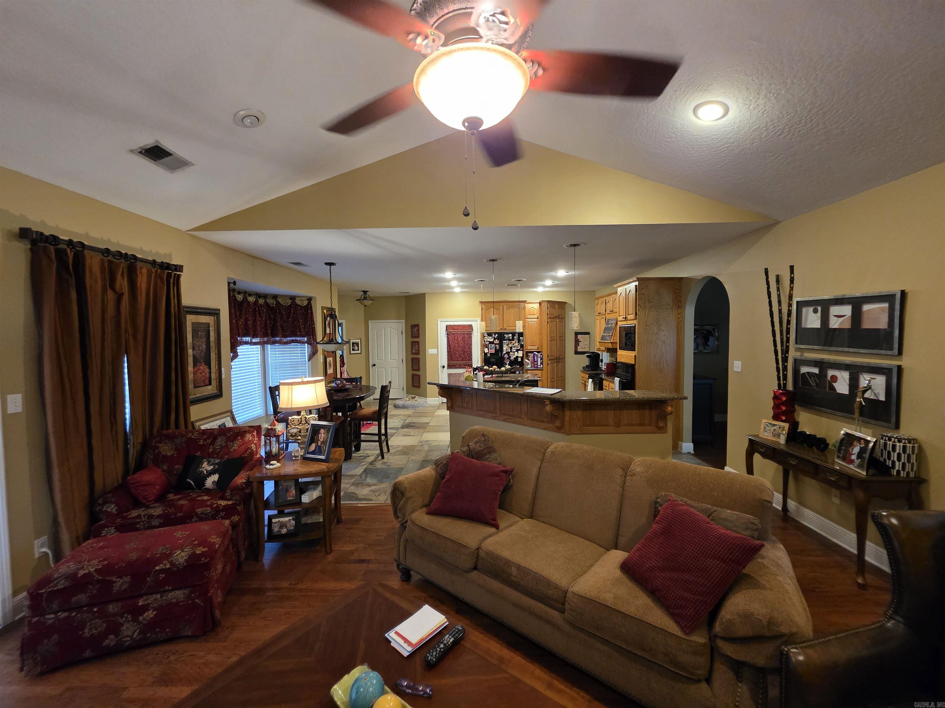2301 Country Club Rd Property Photo 20