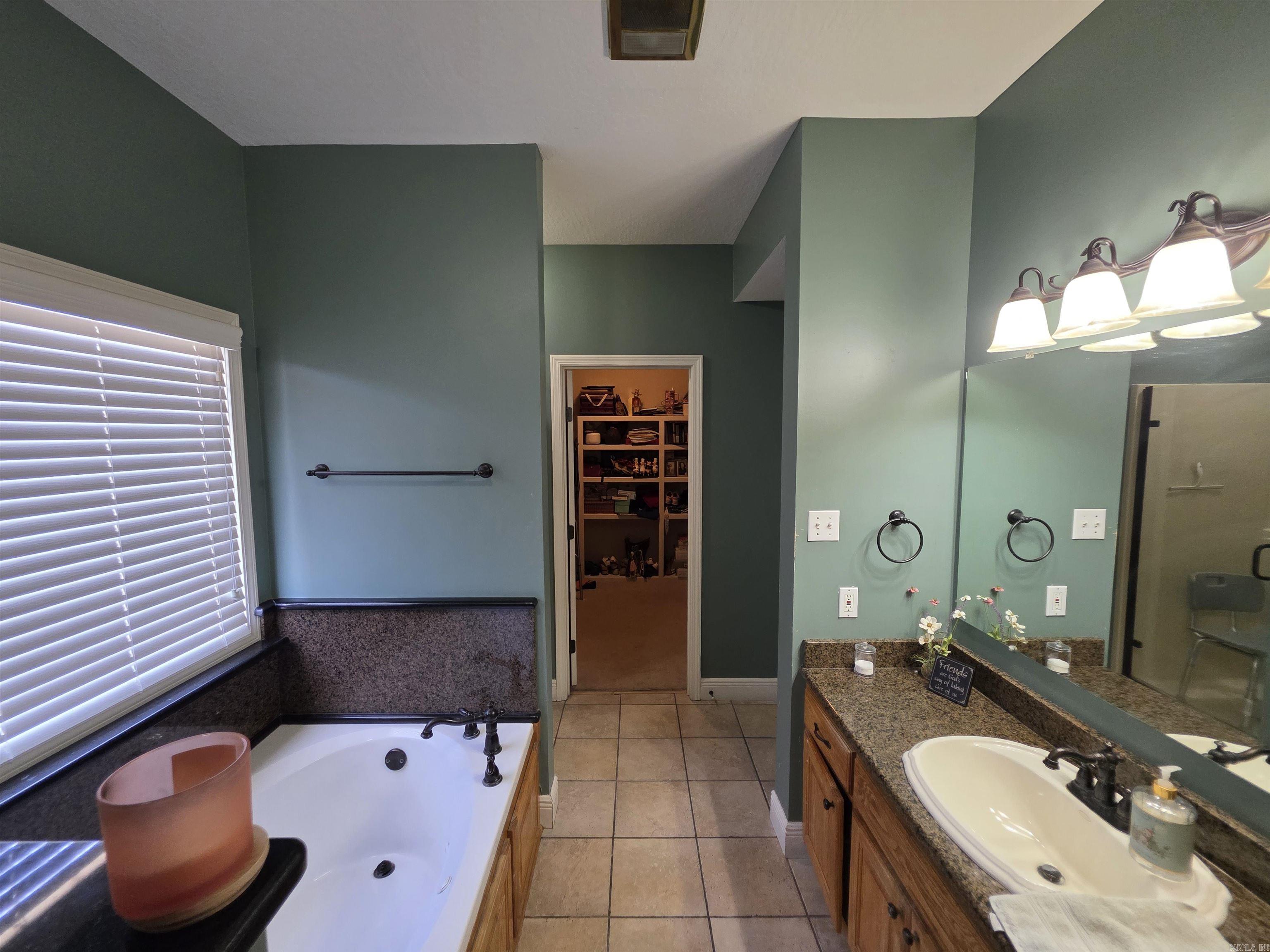 2301 Country Club Rd Property Photo 25
