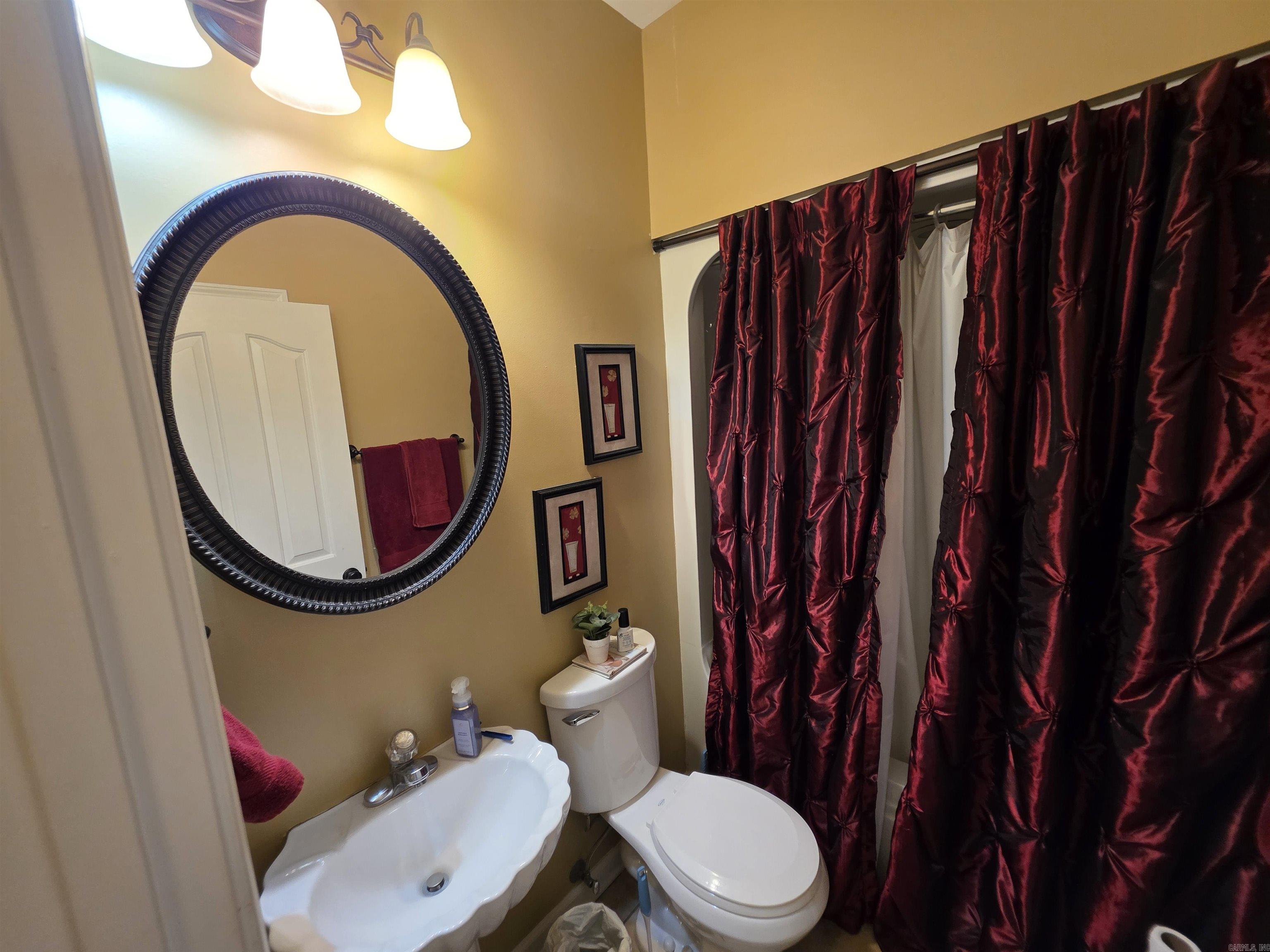 2301 Country Club Rd Property Photo 38