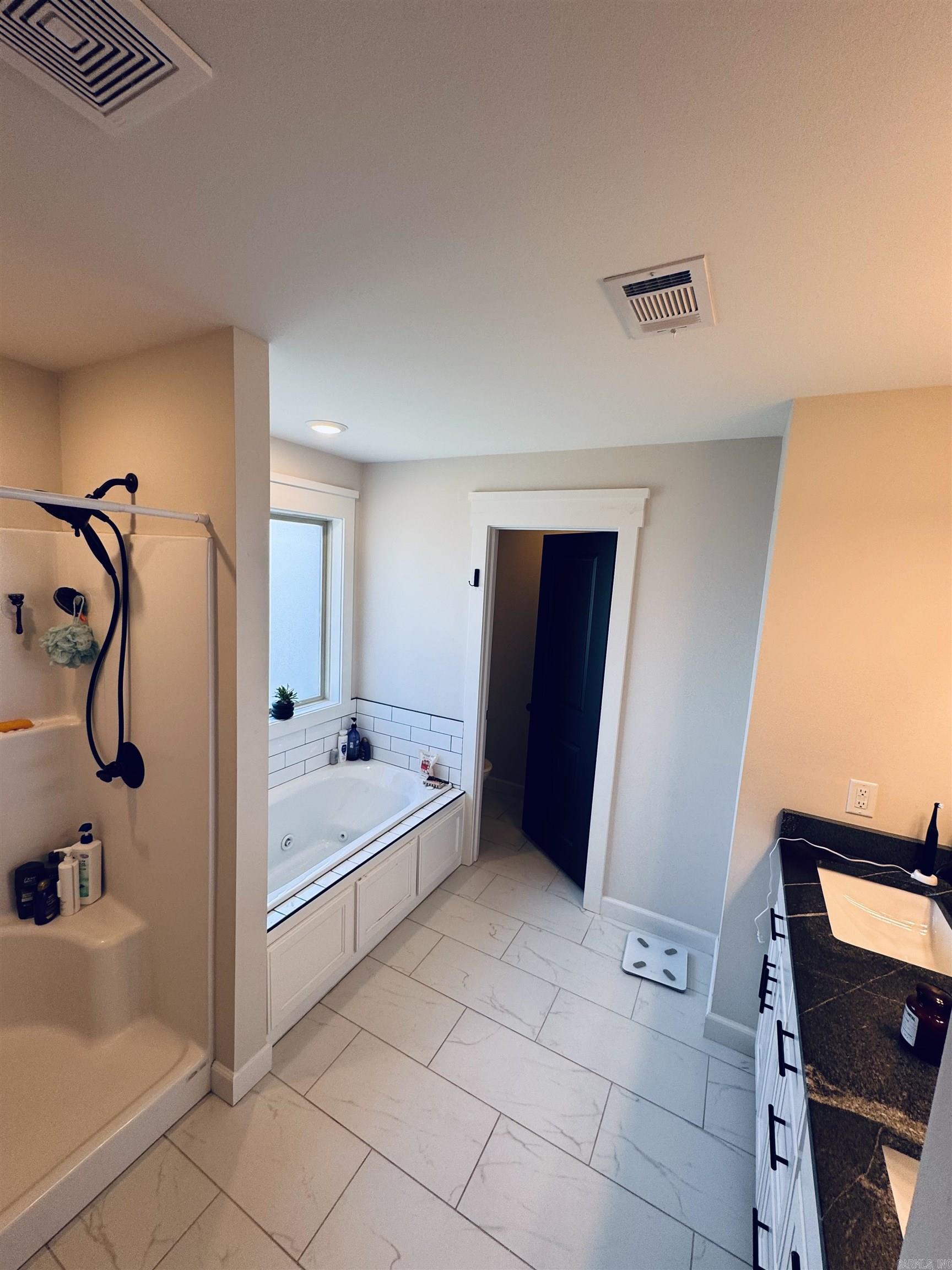 222 Promenade Cir Property Photo 17