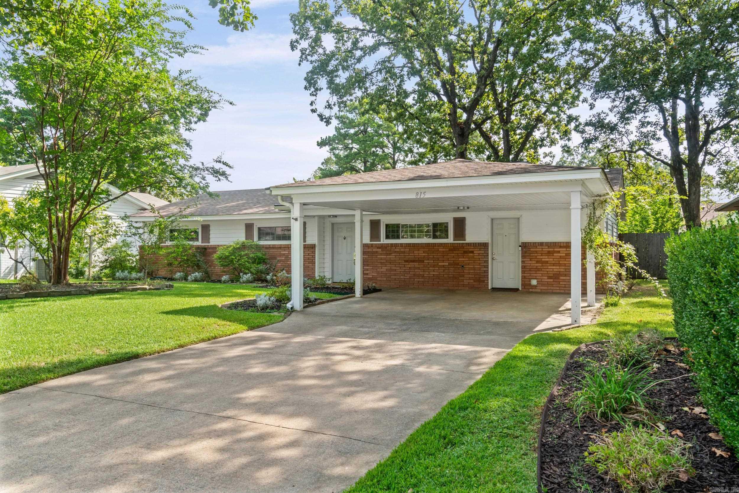 815 Ridgecrest Drive Property Photo 4