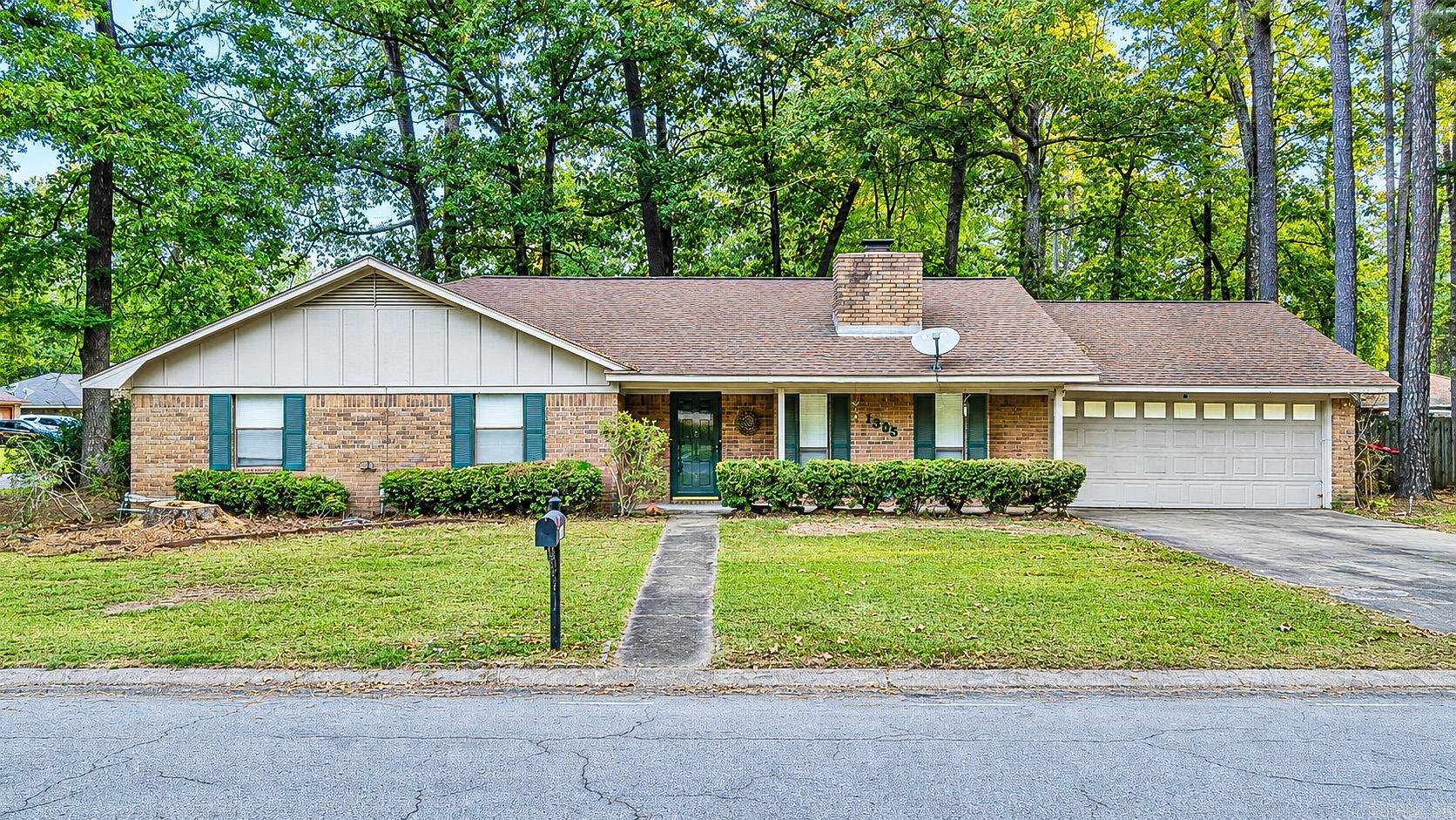 1305 War Eagle Property Photo 2