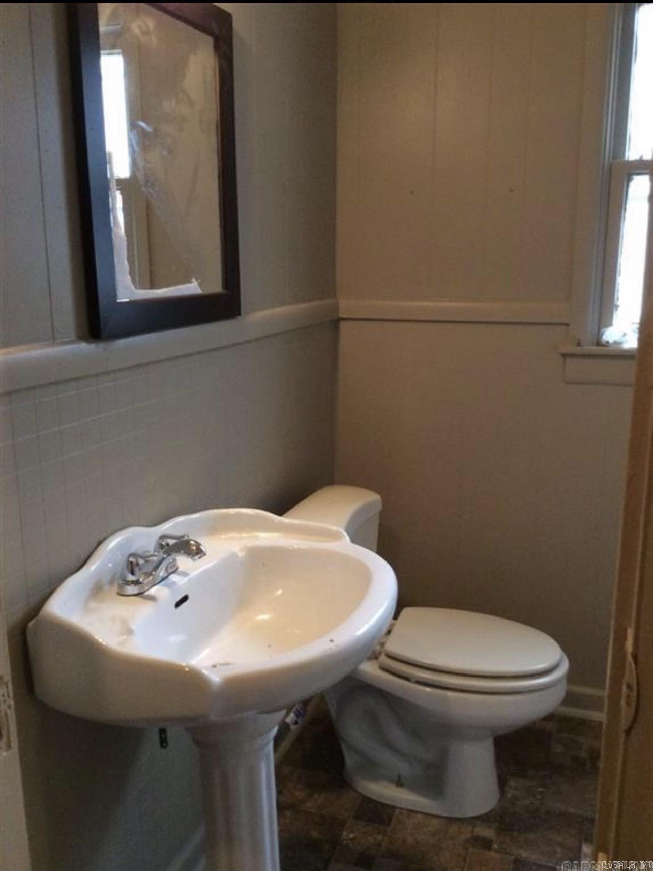 4813 Alpha St Property Photo 6
