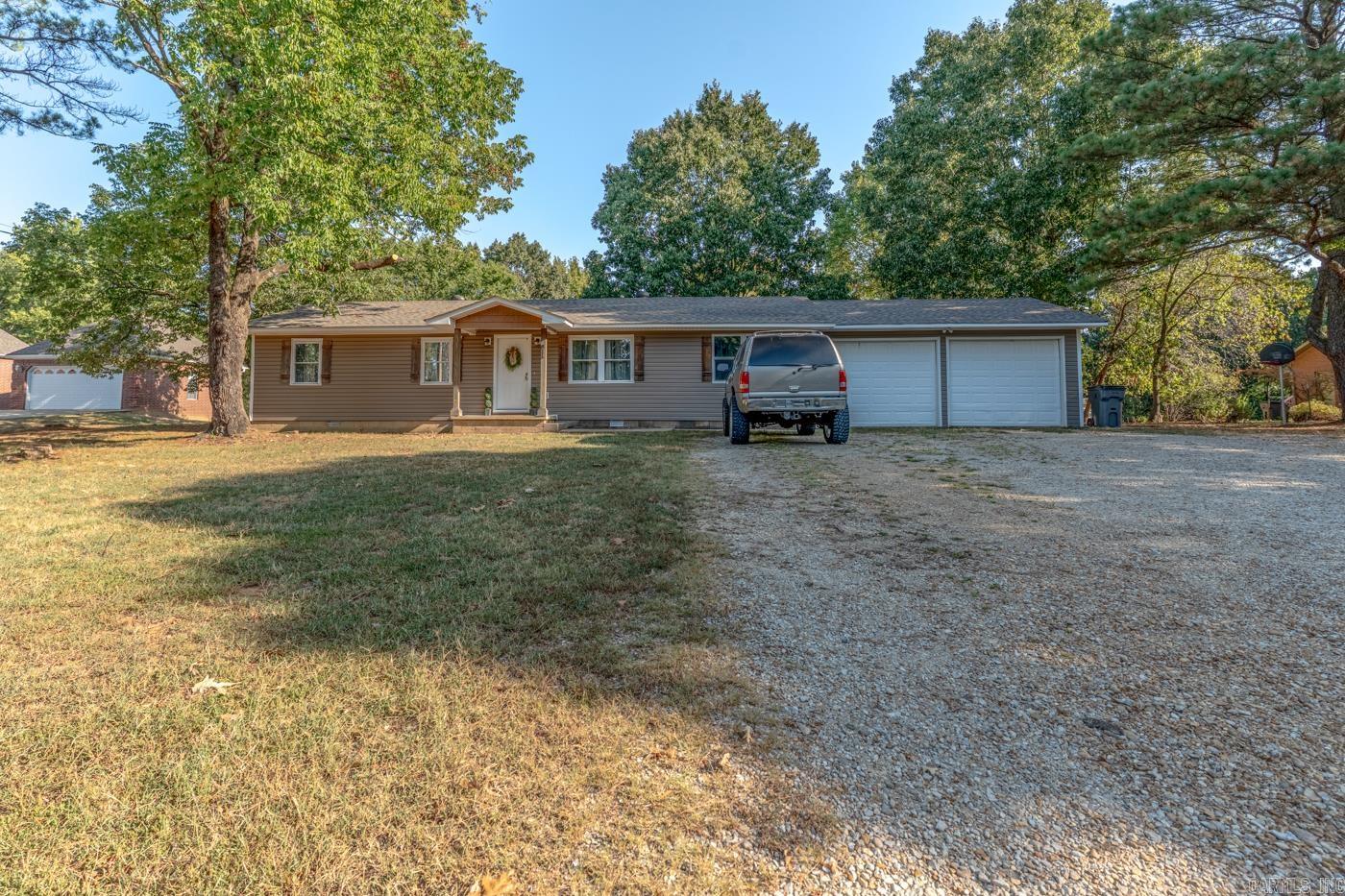811 Thorne Dr Property Photo 1