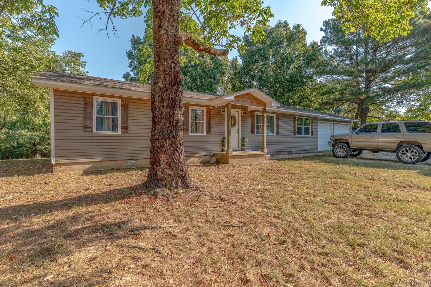 811 Thorne Dr Property Photo 3