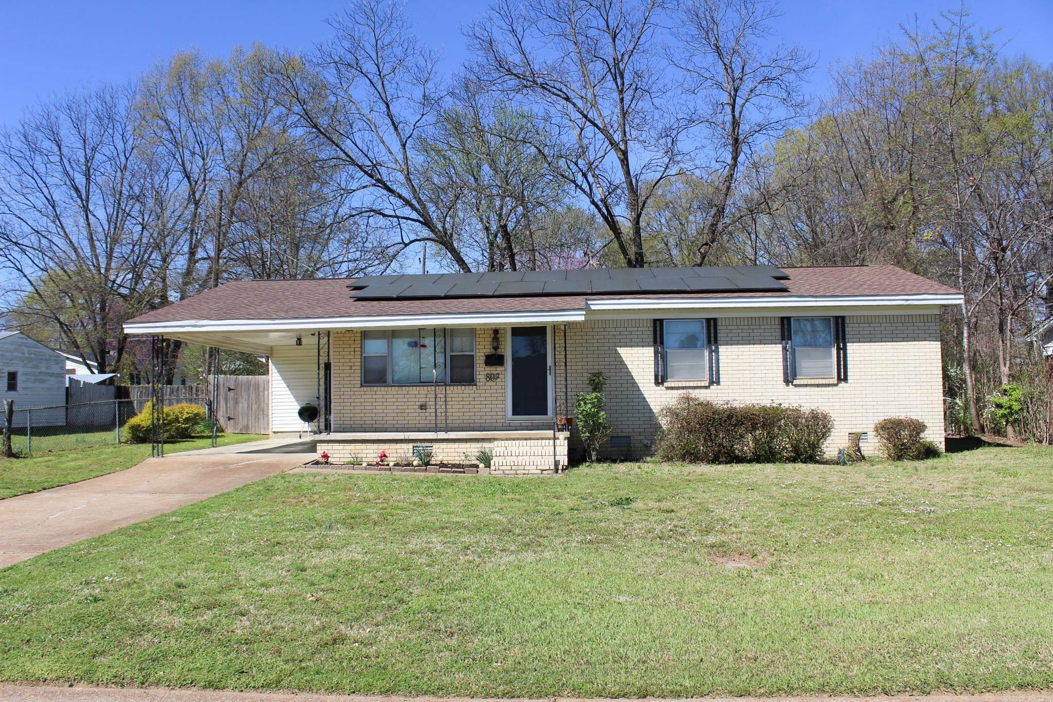 807 S Spring
