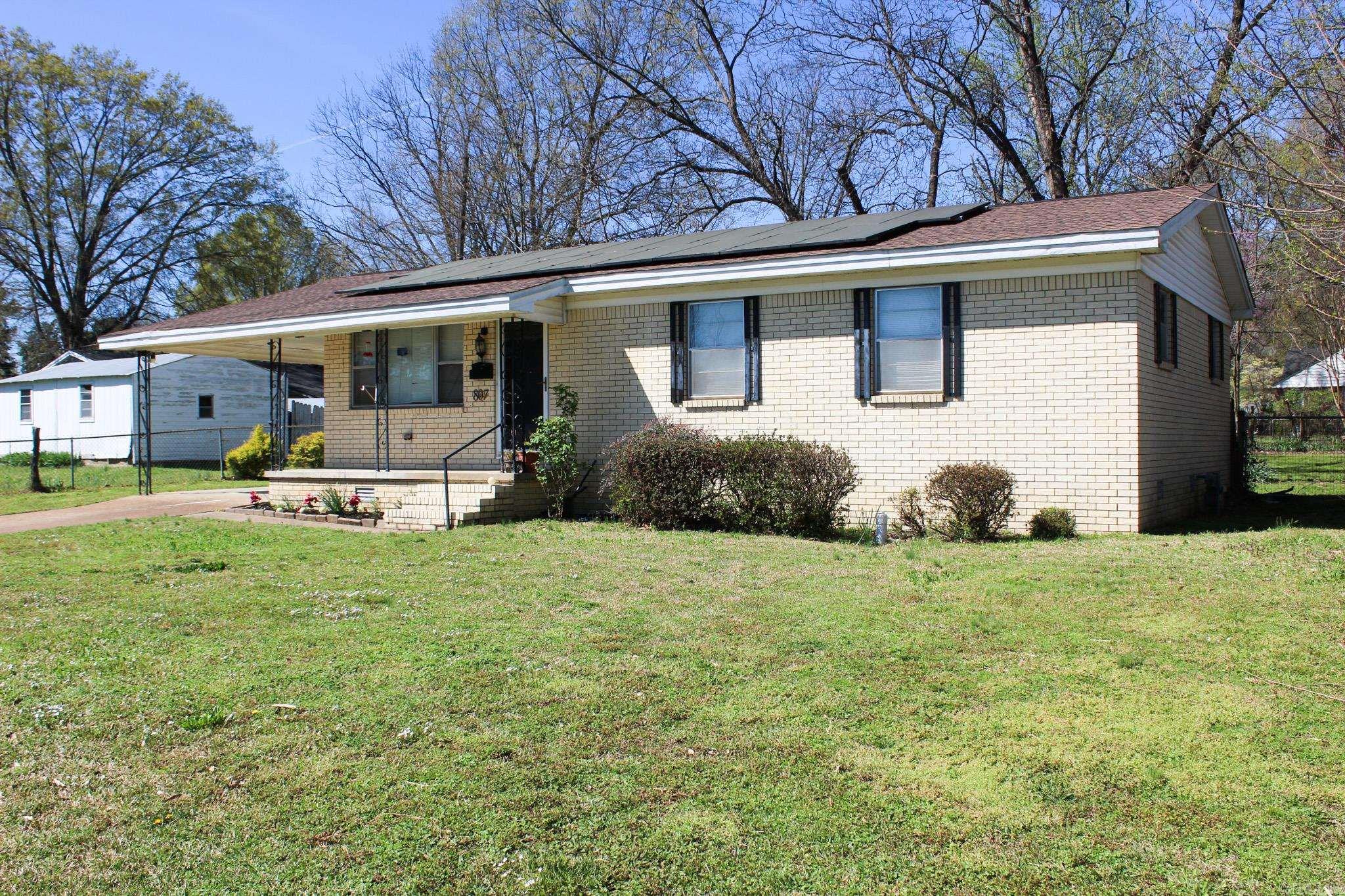 807 S Spring Property Photo 2