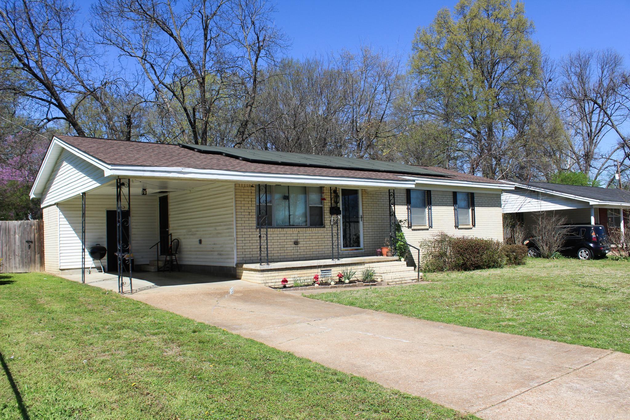 807 S Spring Property Photo 3