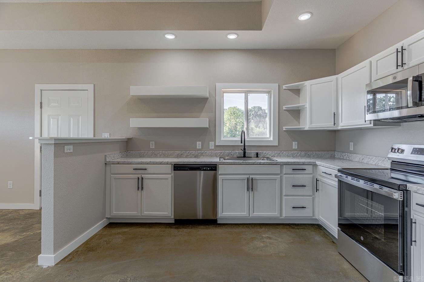 1408 Esplanade St Property Photo 12