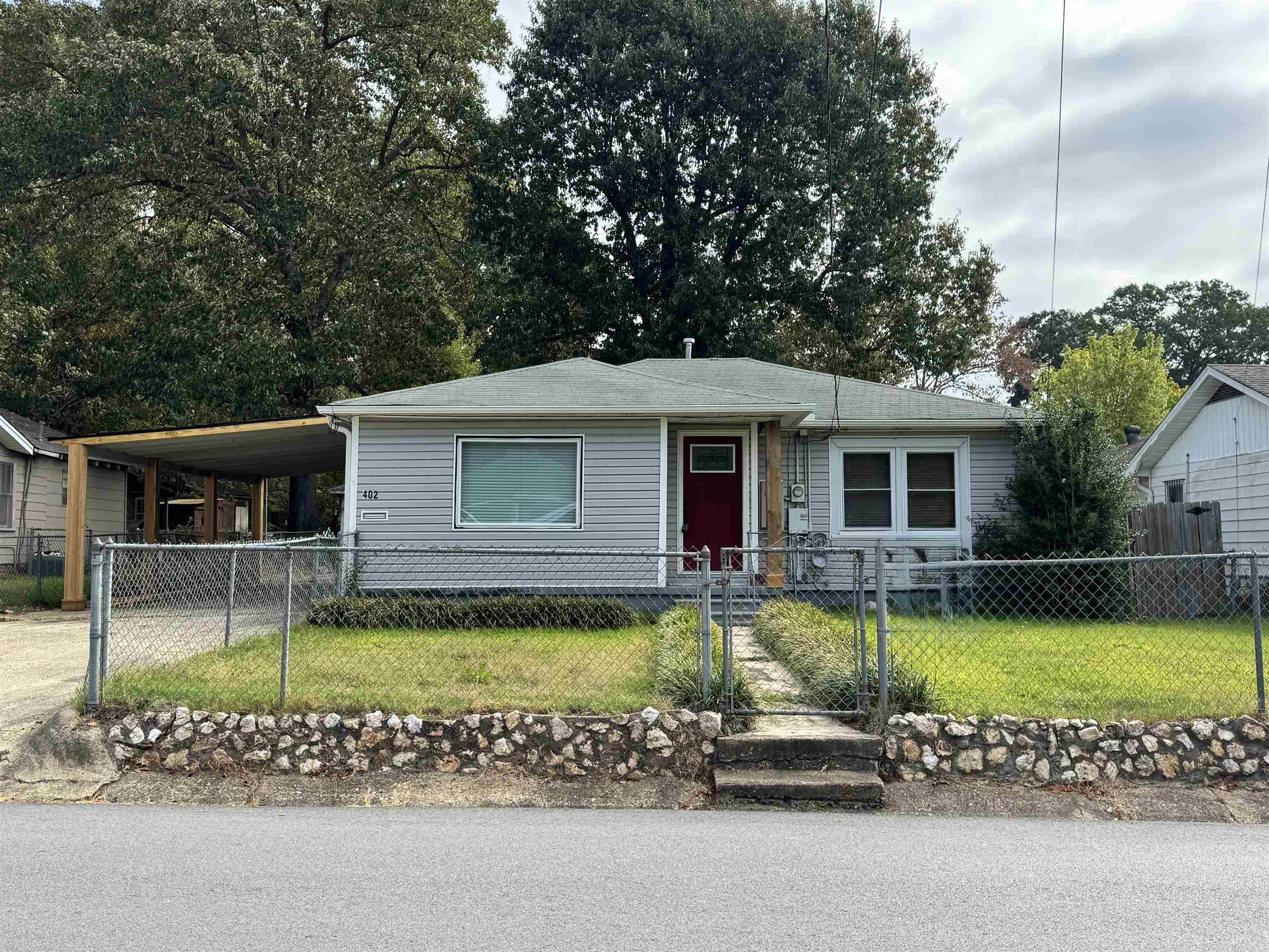 402 S Border Property Photo 1