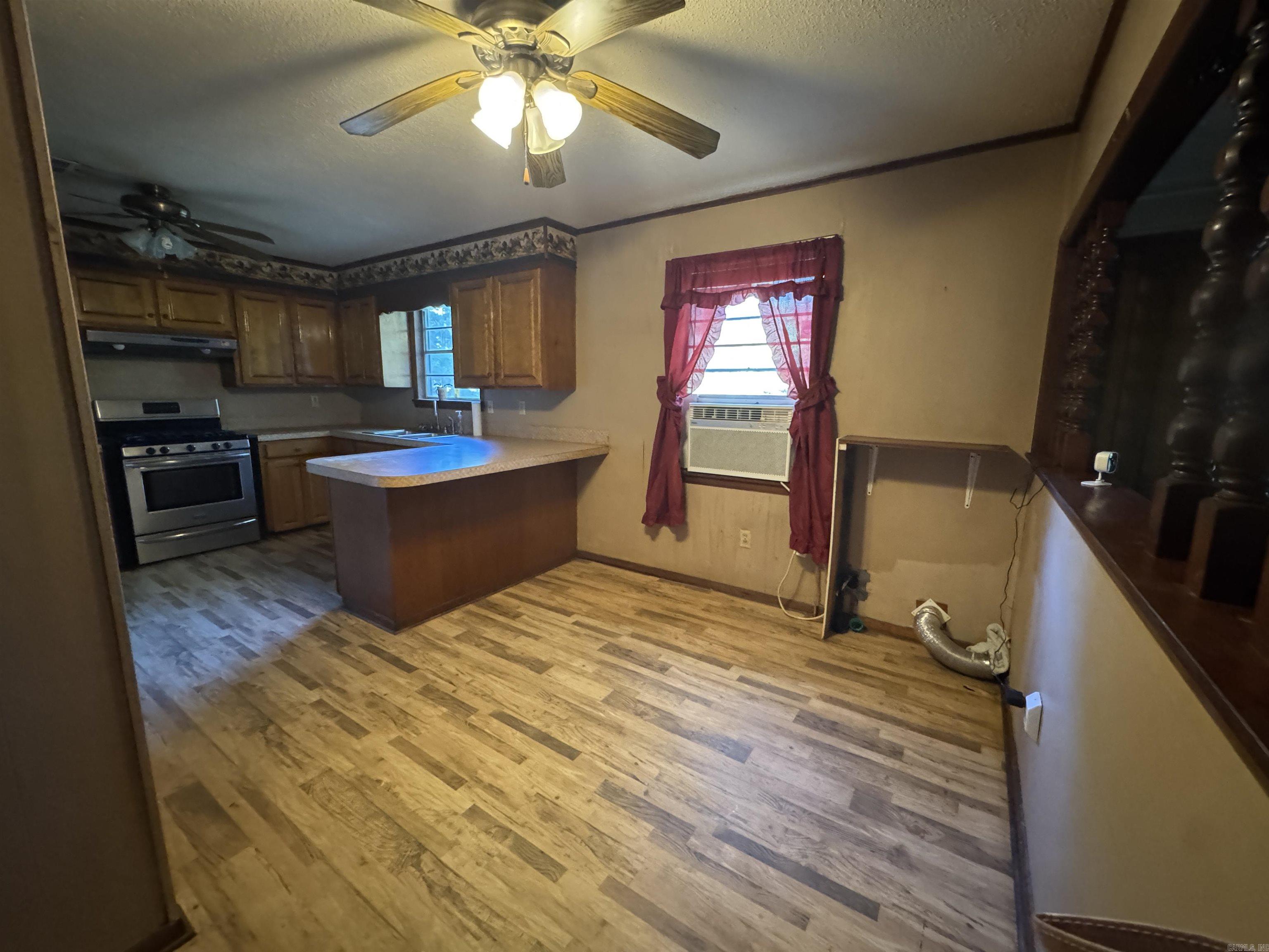 194 Bowen Street Property Photo 9