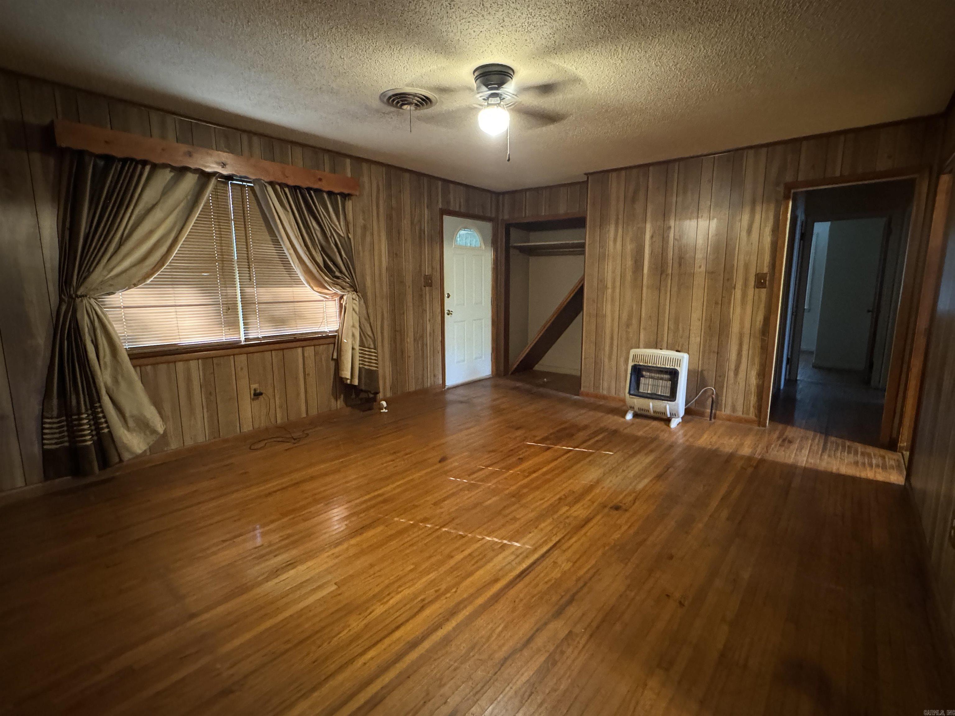 194 Bowen Street Property Photo 13