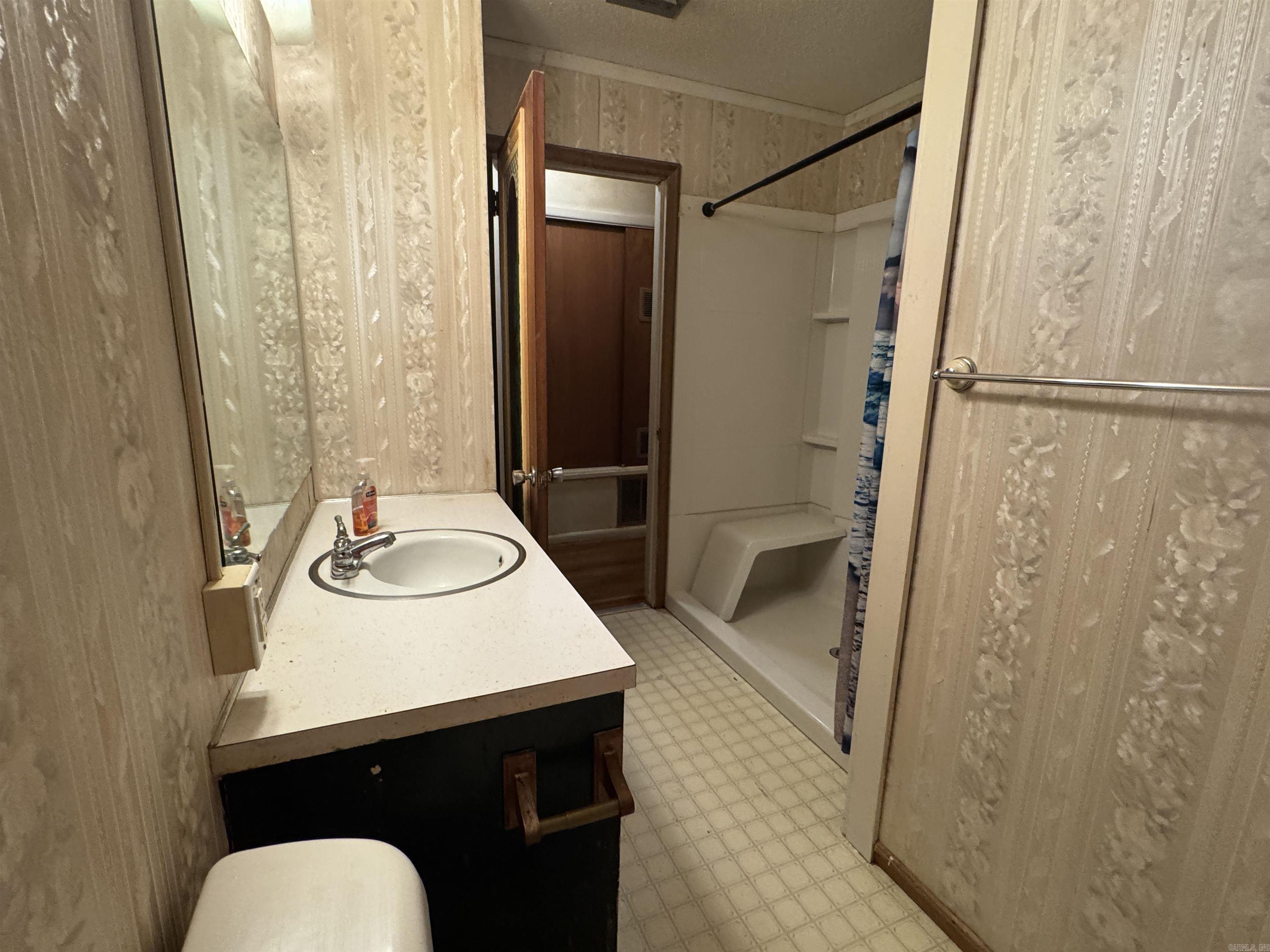 194 Bowen Street Property Photo 15