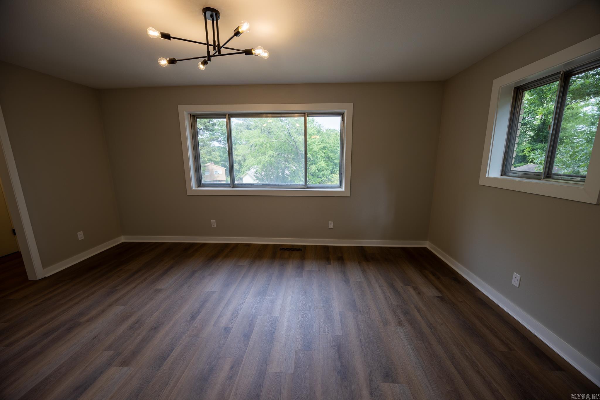 8 Brookridge Cv Property Photo 6