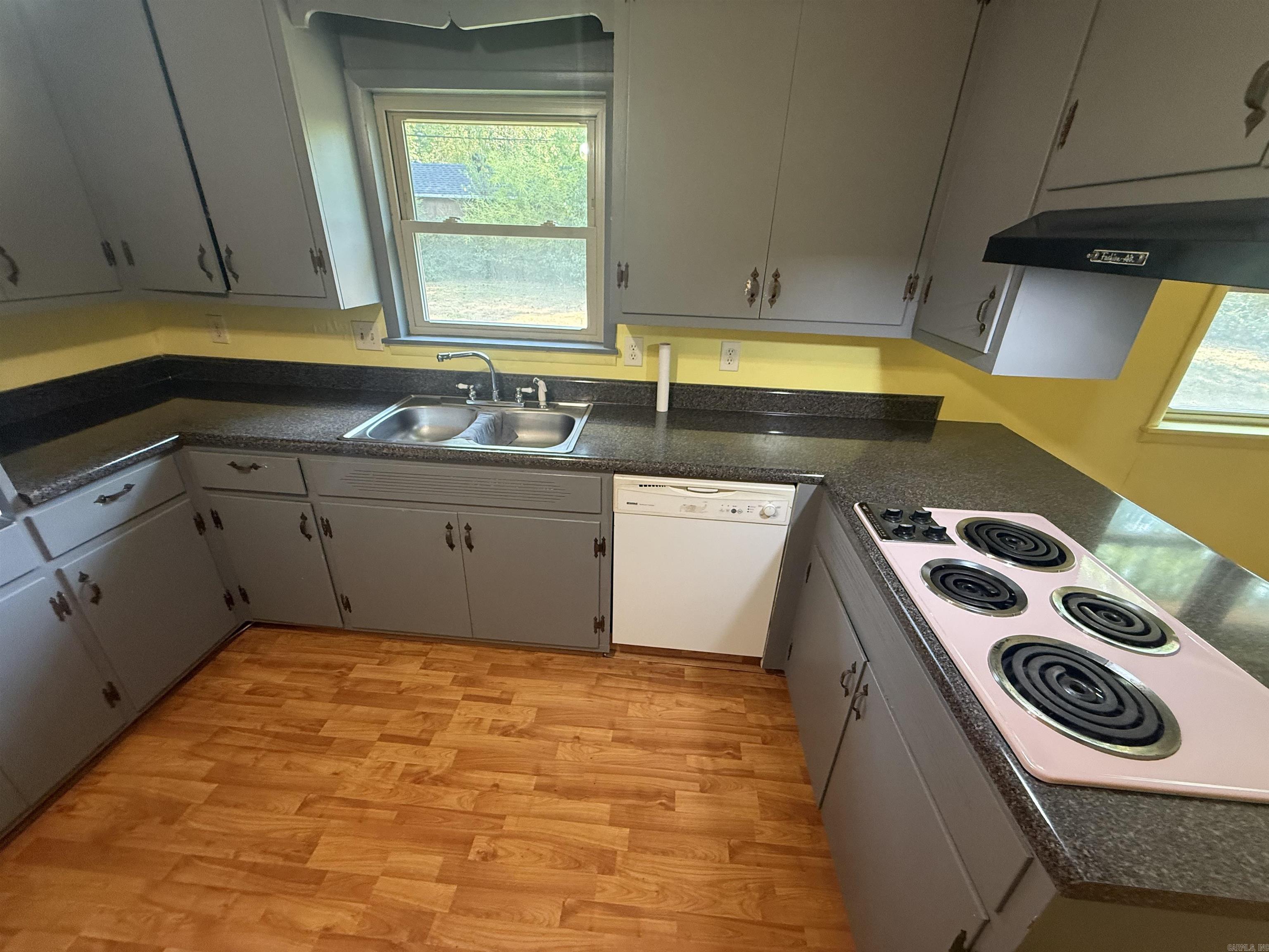 710 N Spruce Street Property Photo 18