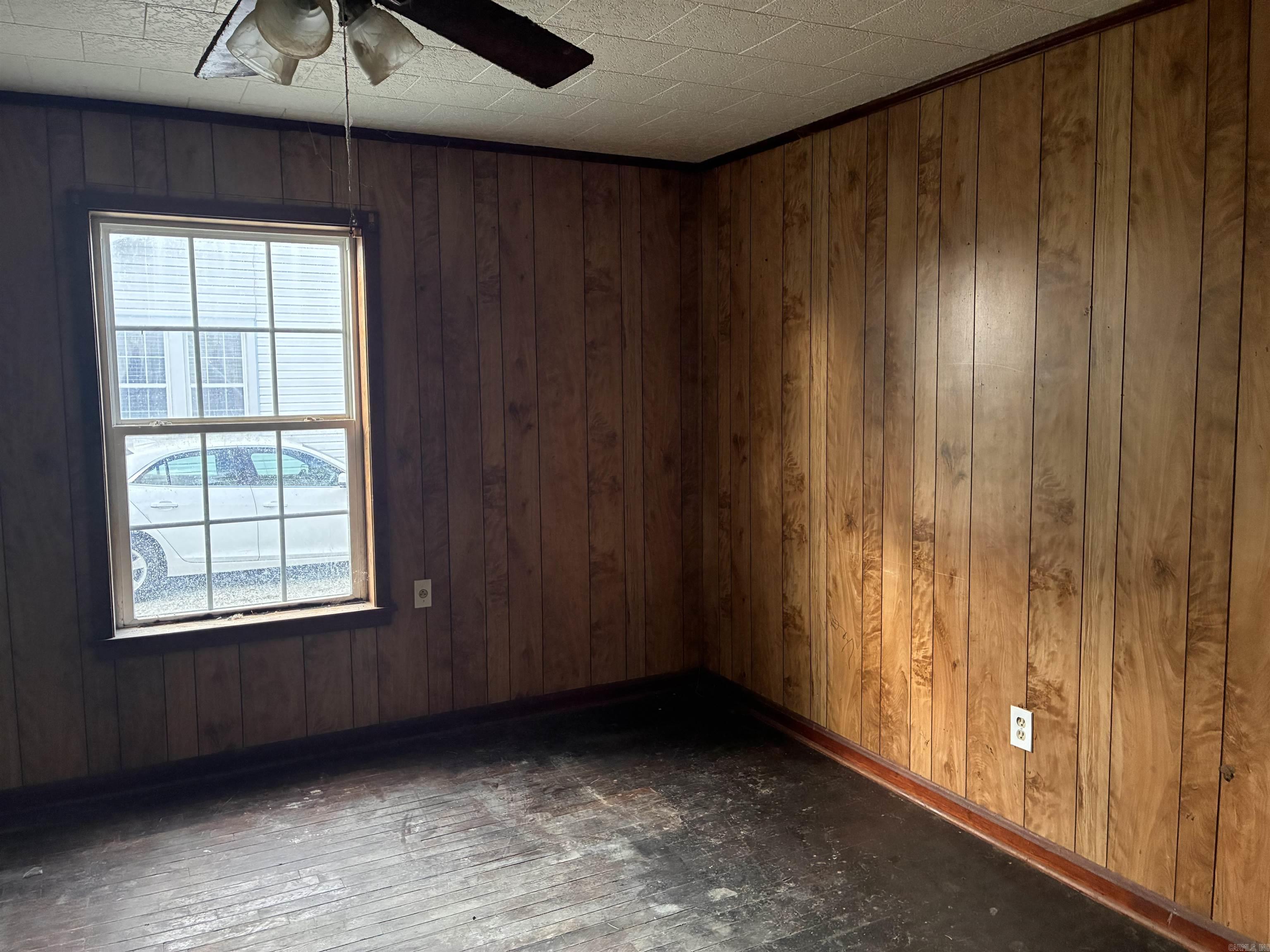 859 S Thornton Avenue Property Photo 2
