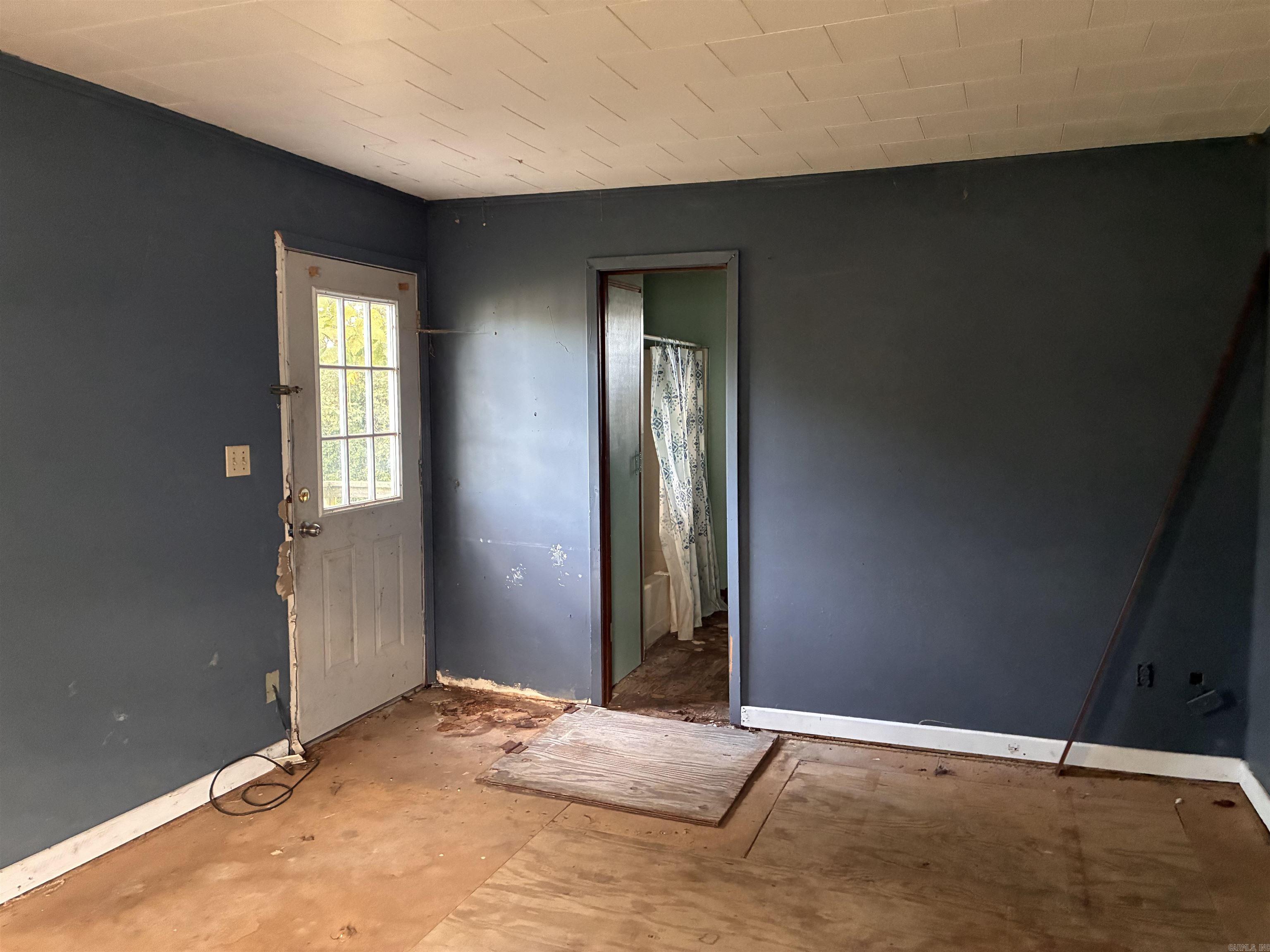 859 S Thornton Avenue Property Photo 4