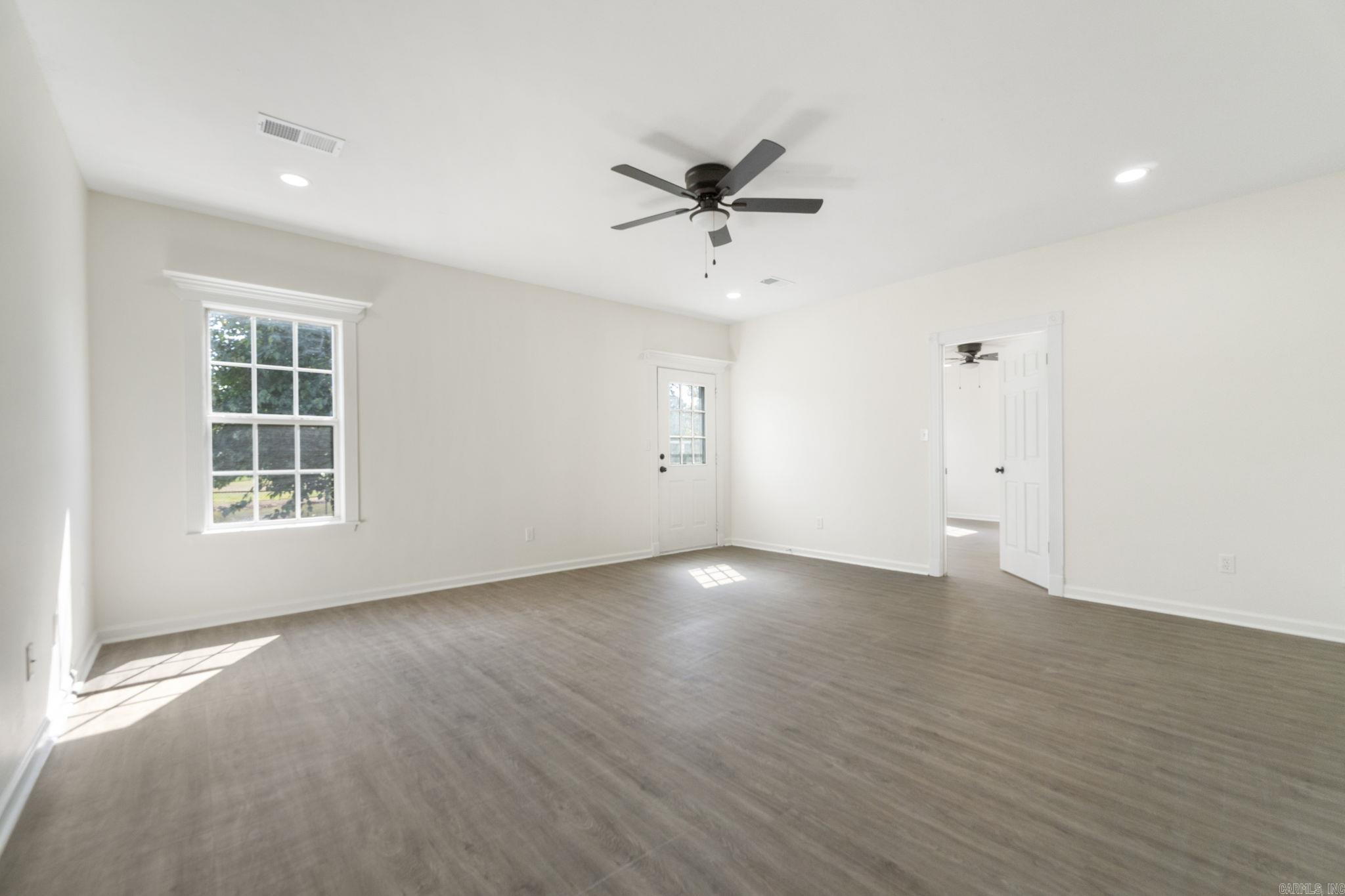 315 Lamplighter Drive Property Photo 8