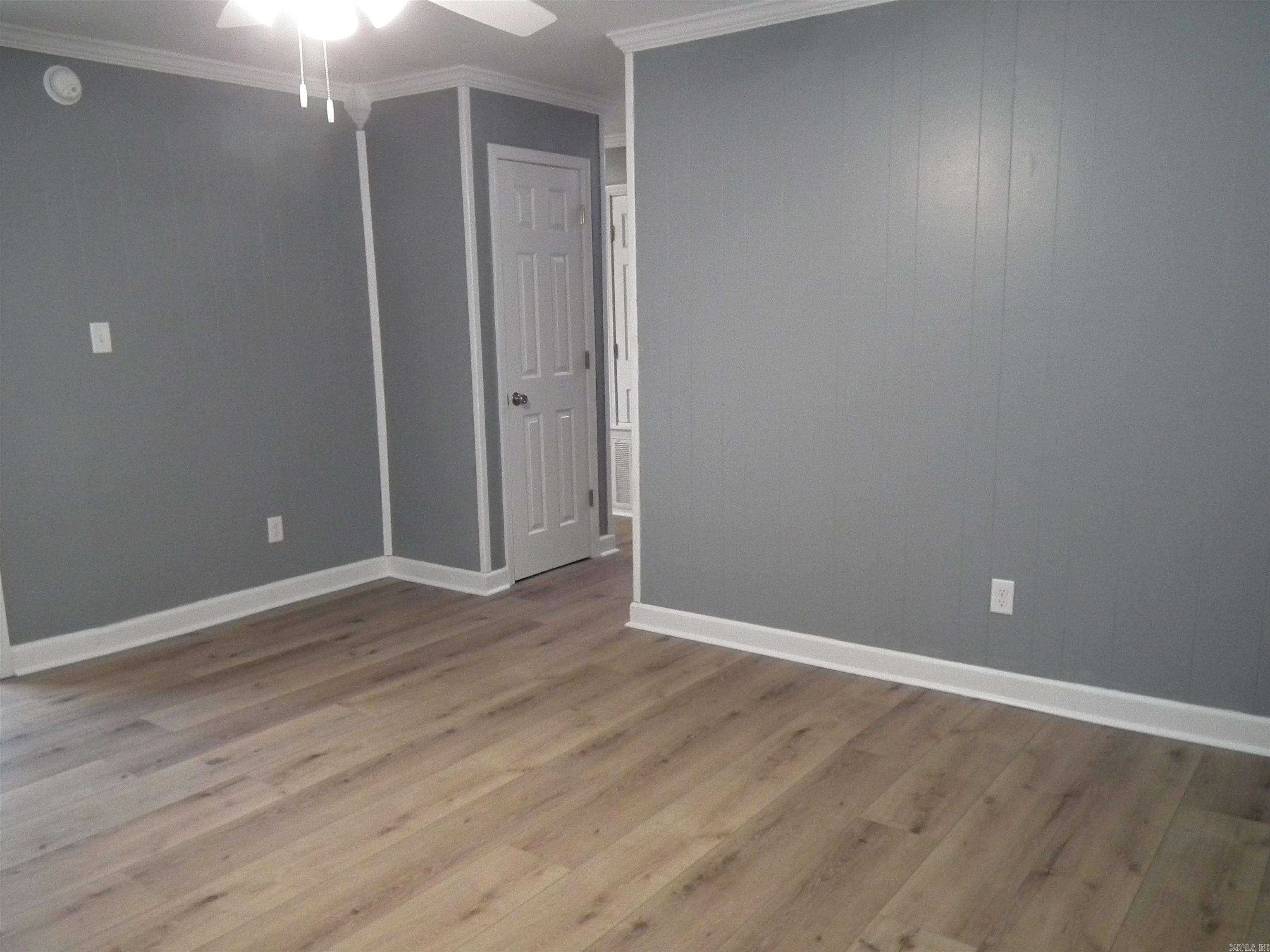 217 Trailwood Drive Property Photo 5