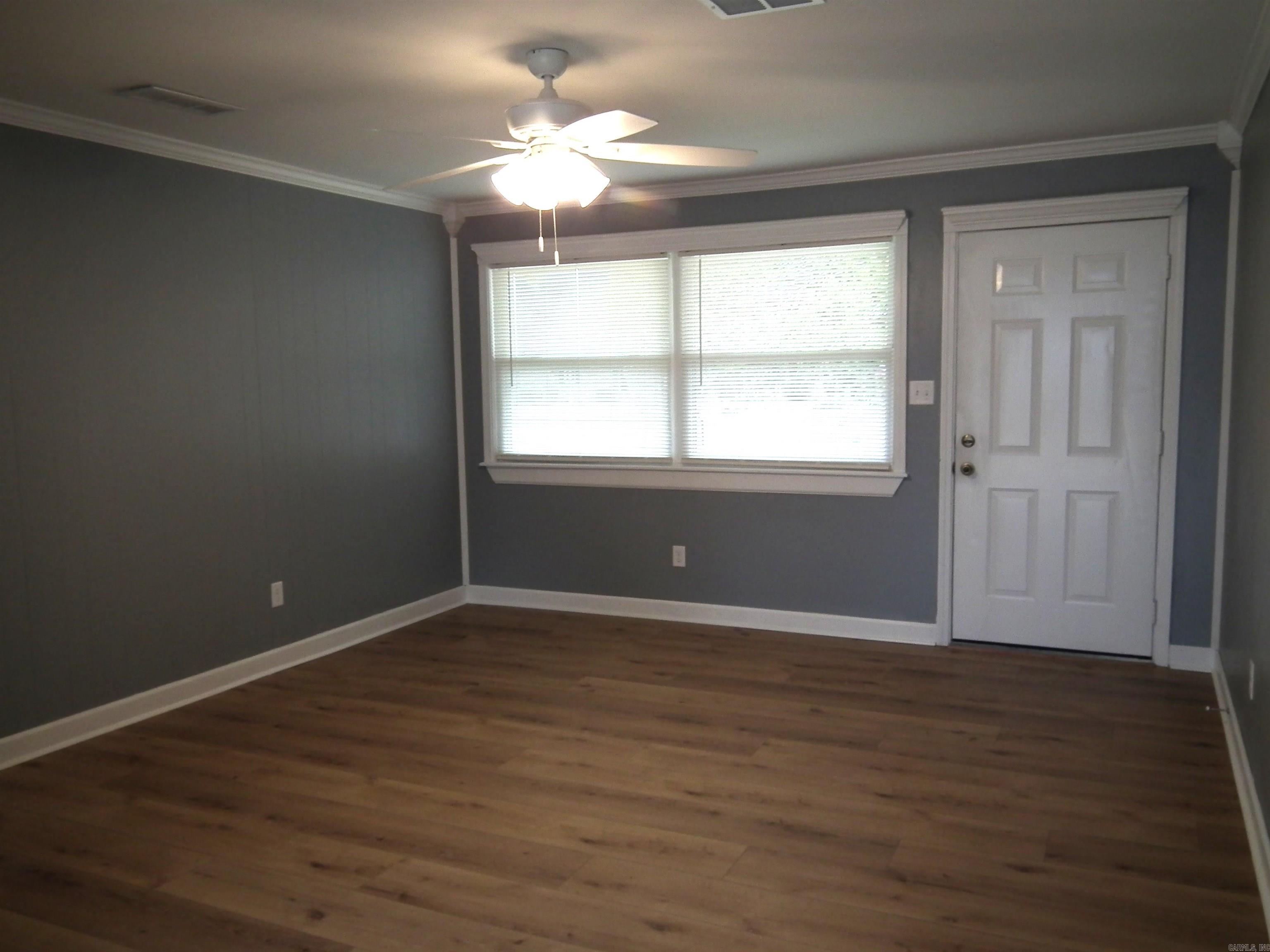 217 Trailwood Drive Property Photo 6